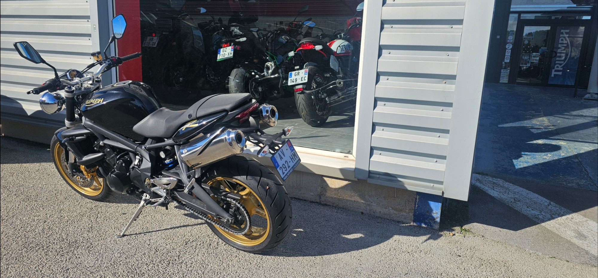 TRIUMPH STREET TRIPLE 675