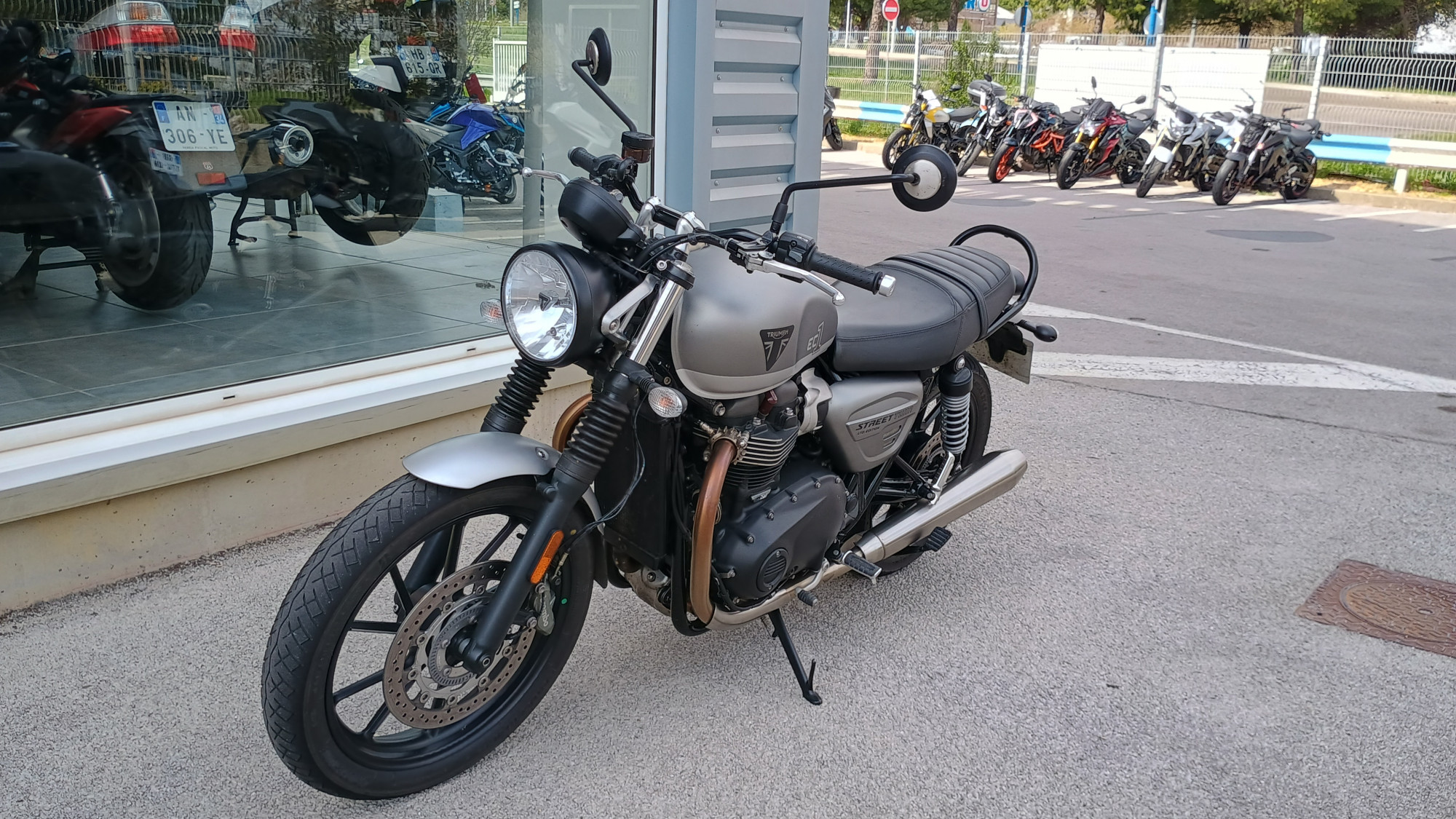 TRIUMPH STREET TWIN 900 EC1 EDITION