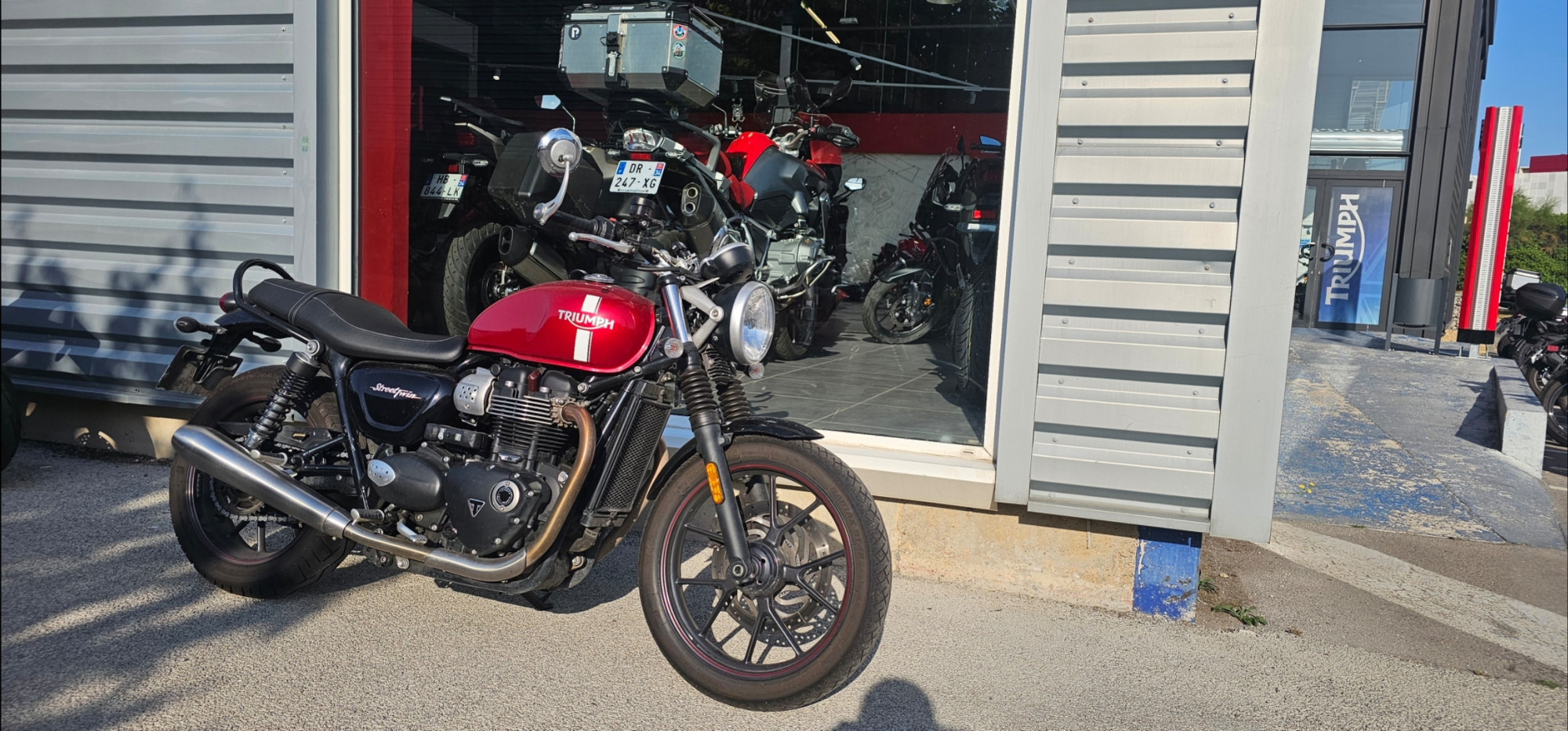 TRIUMPH STREET TWIN  900