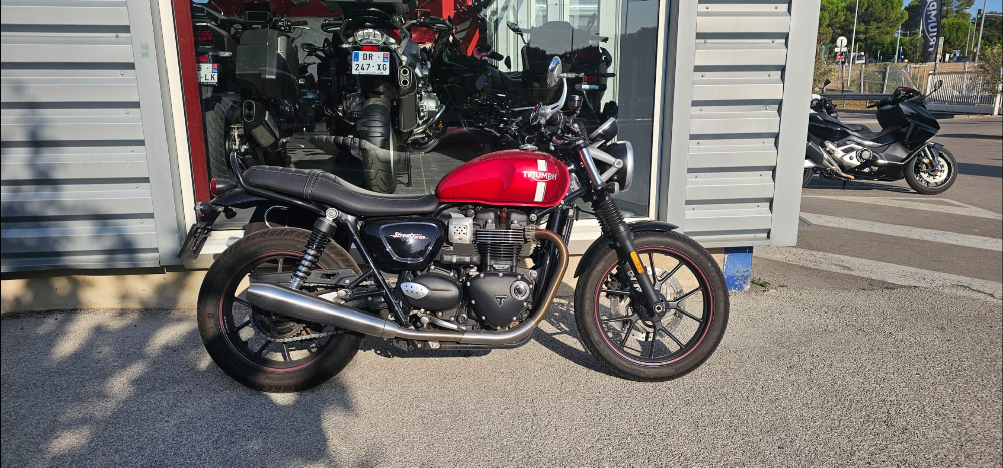 TRIUMPH STREET TWIN  900