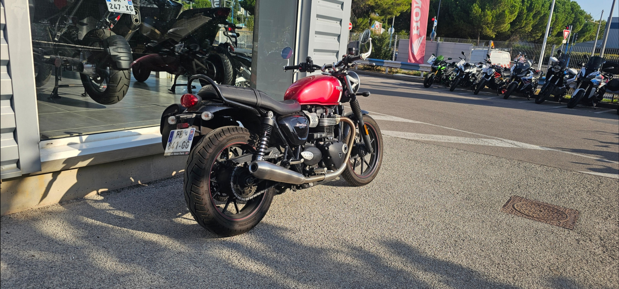 TRIUMPH STREET TWIN  900