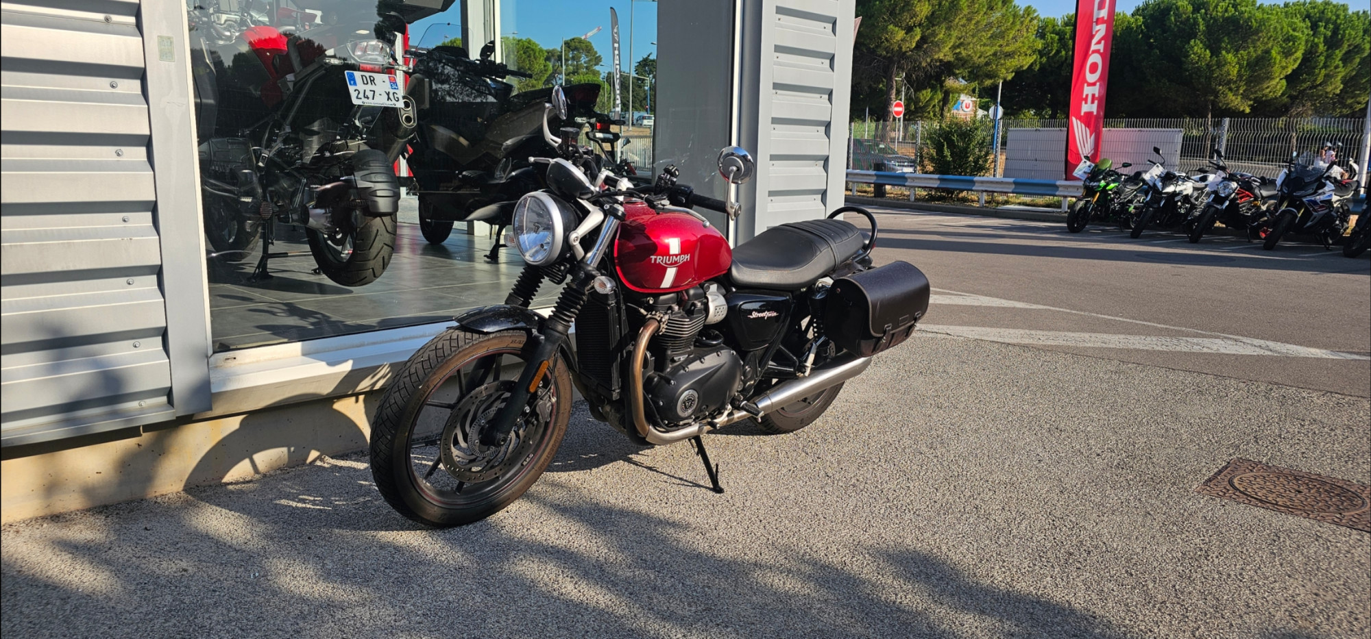 TRIUMPH STREET TWIN  900