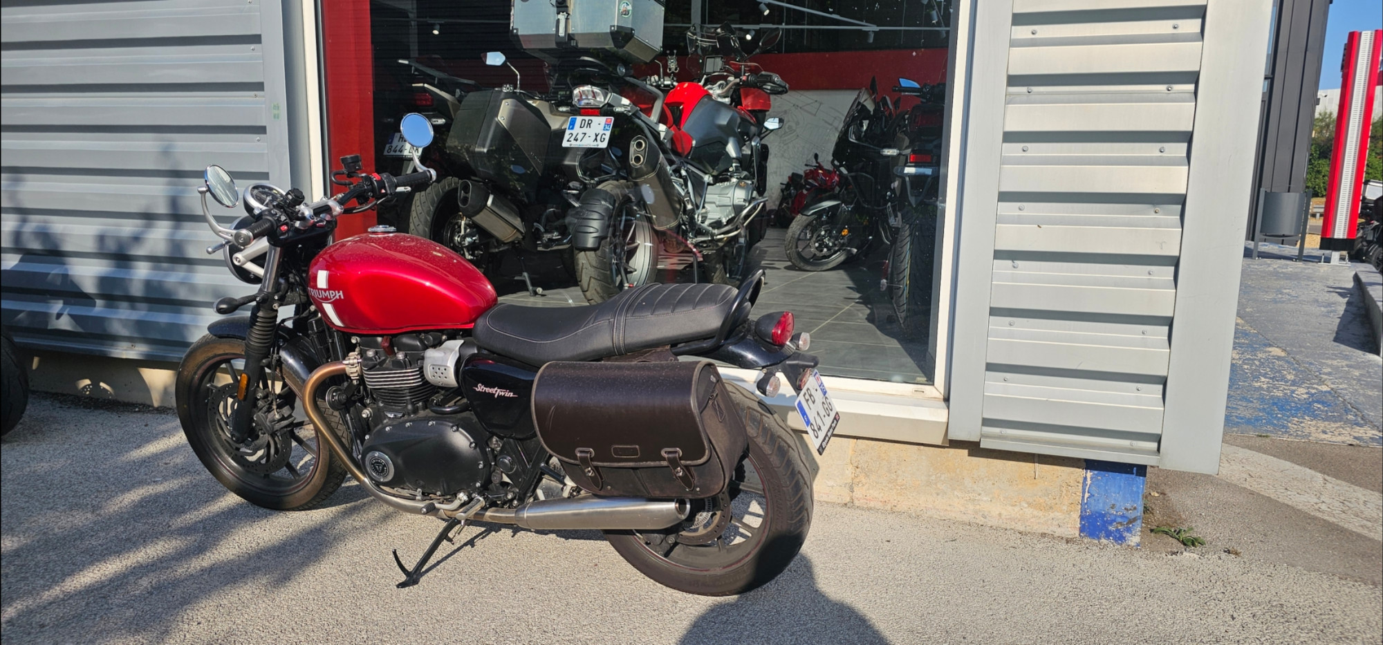 TRIUMPH STREET TWIN  900