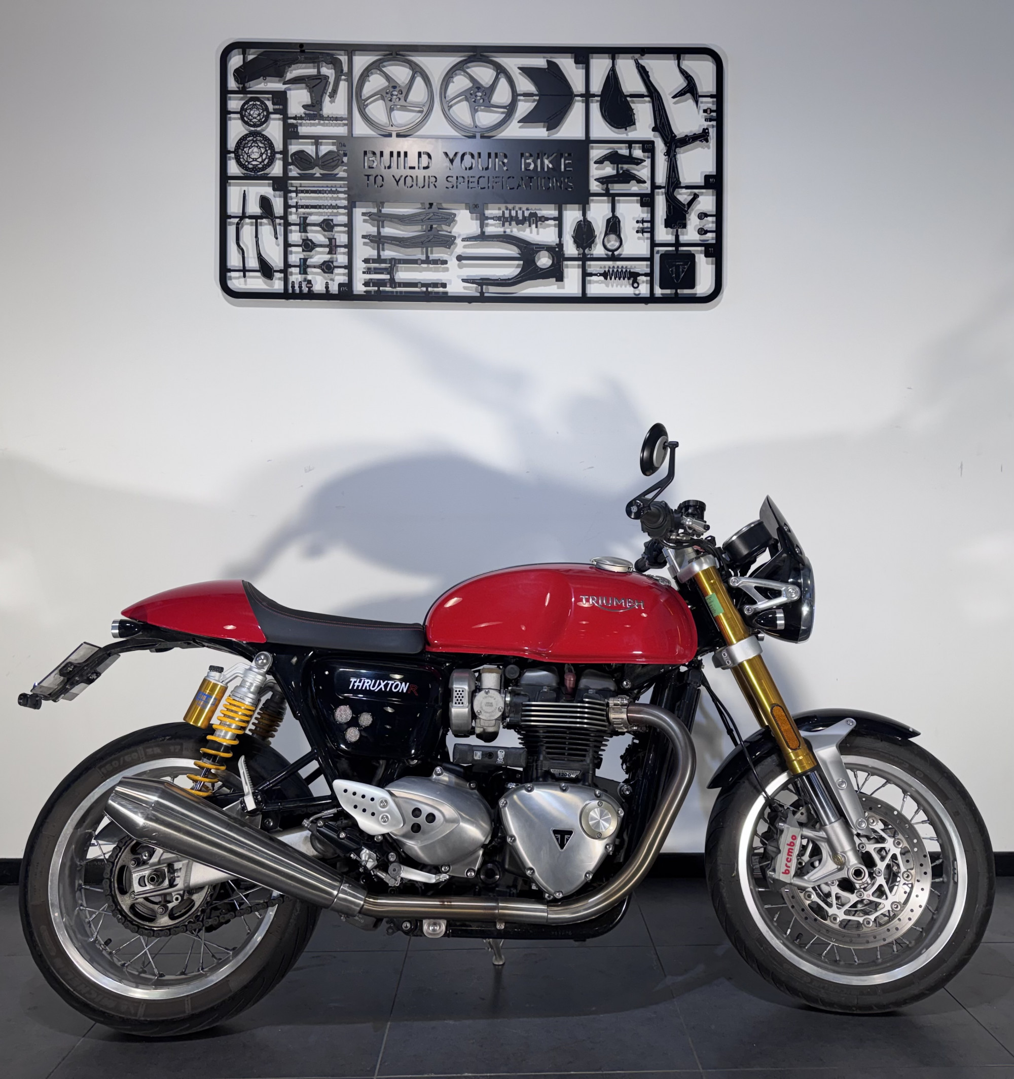 TRIUMPH THRUXTON 1200 R