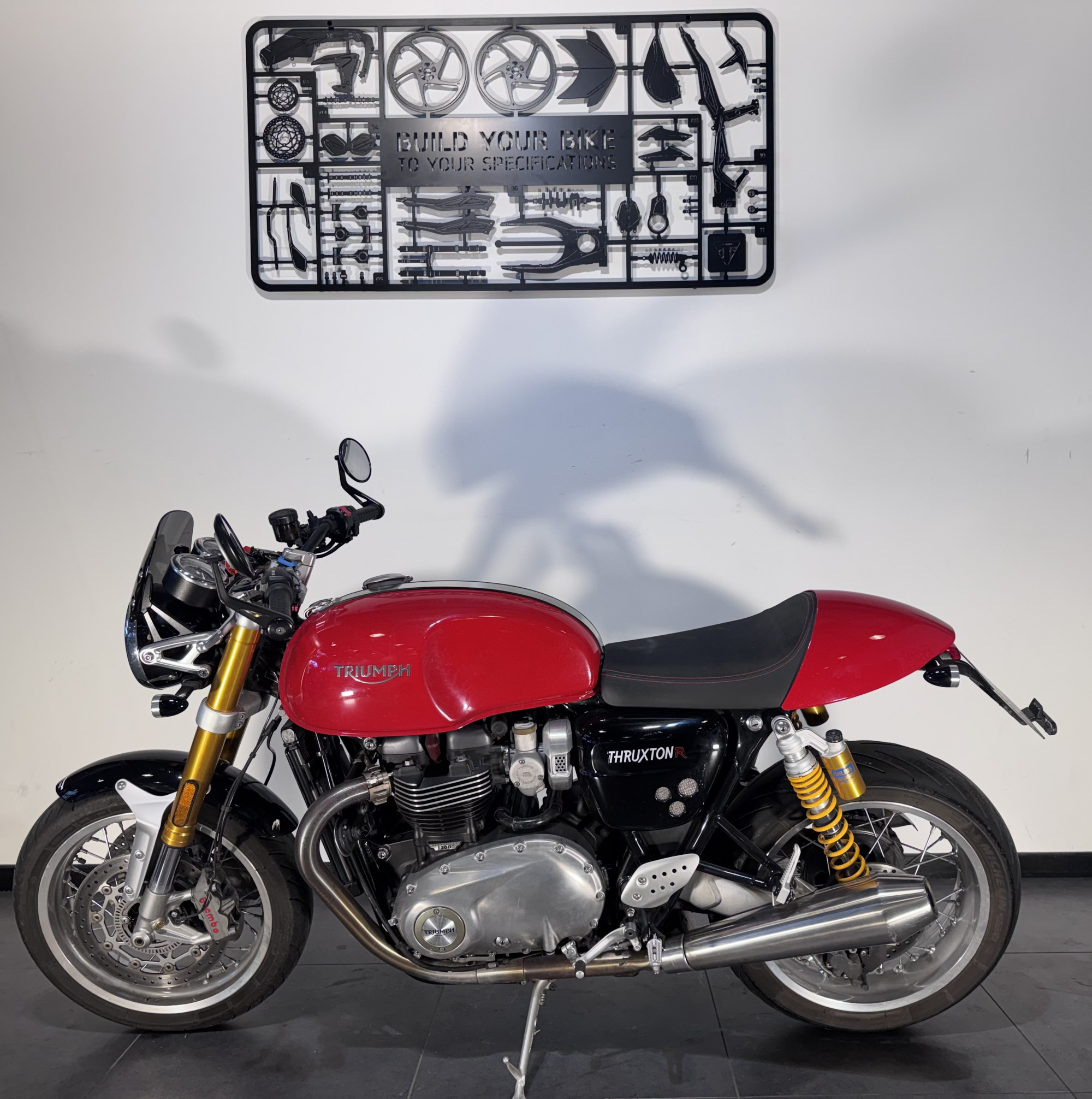 TRIUMPH THRUXTON 1200 R