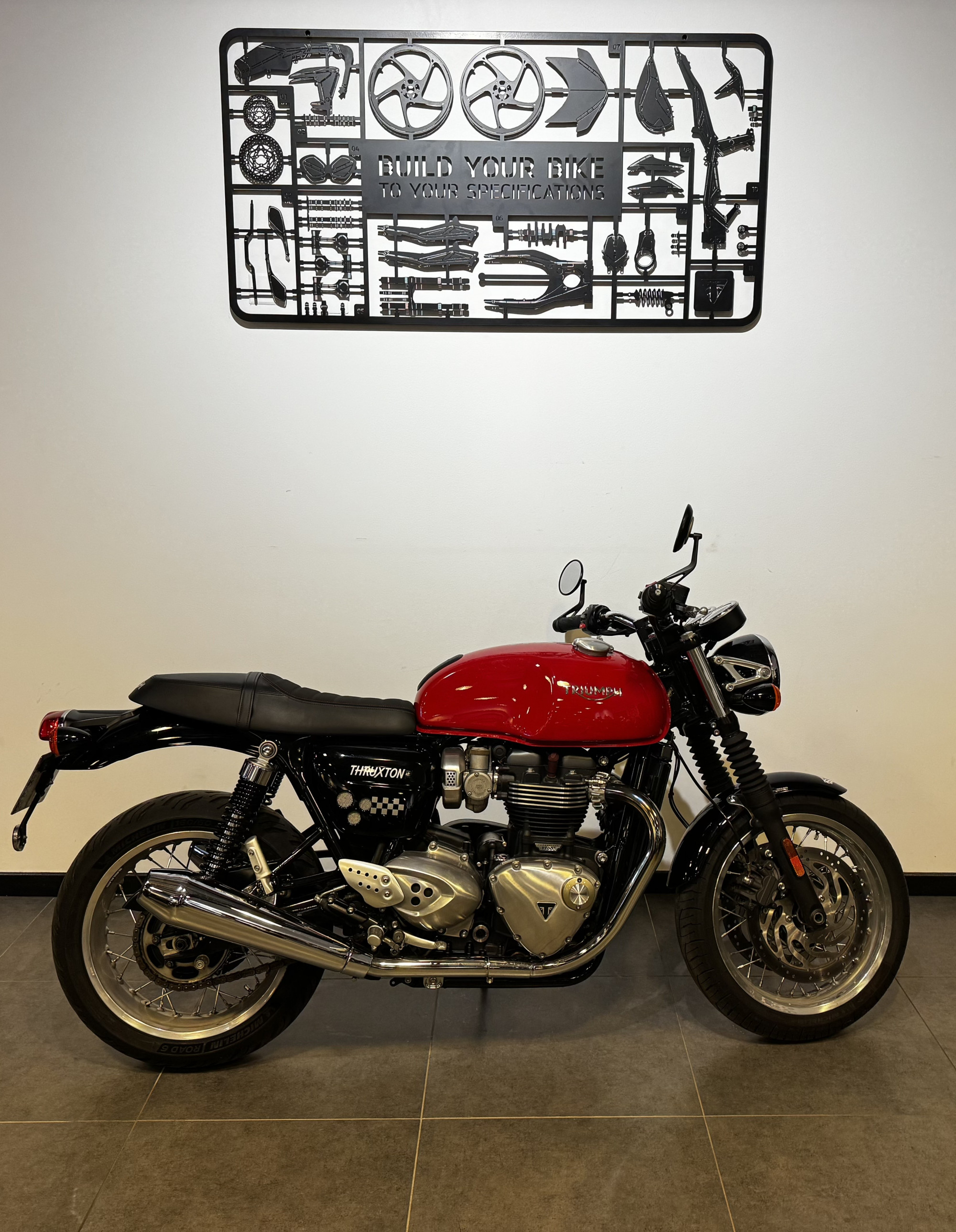 TRIUMPH THRUXTON 1200