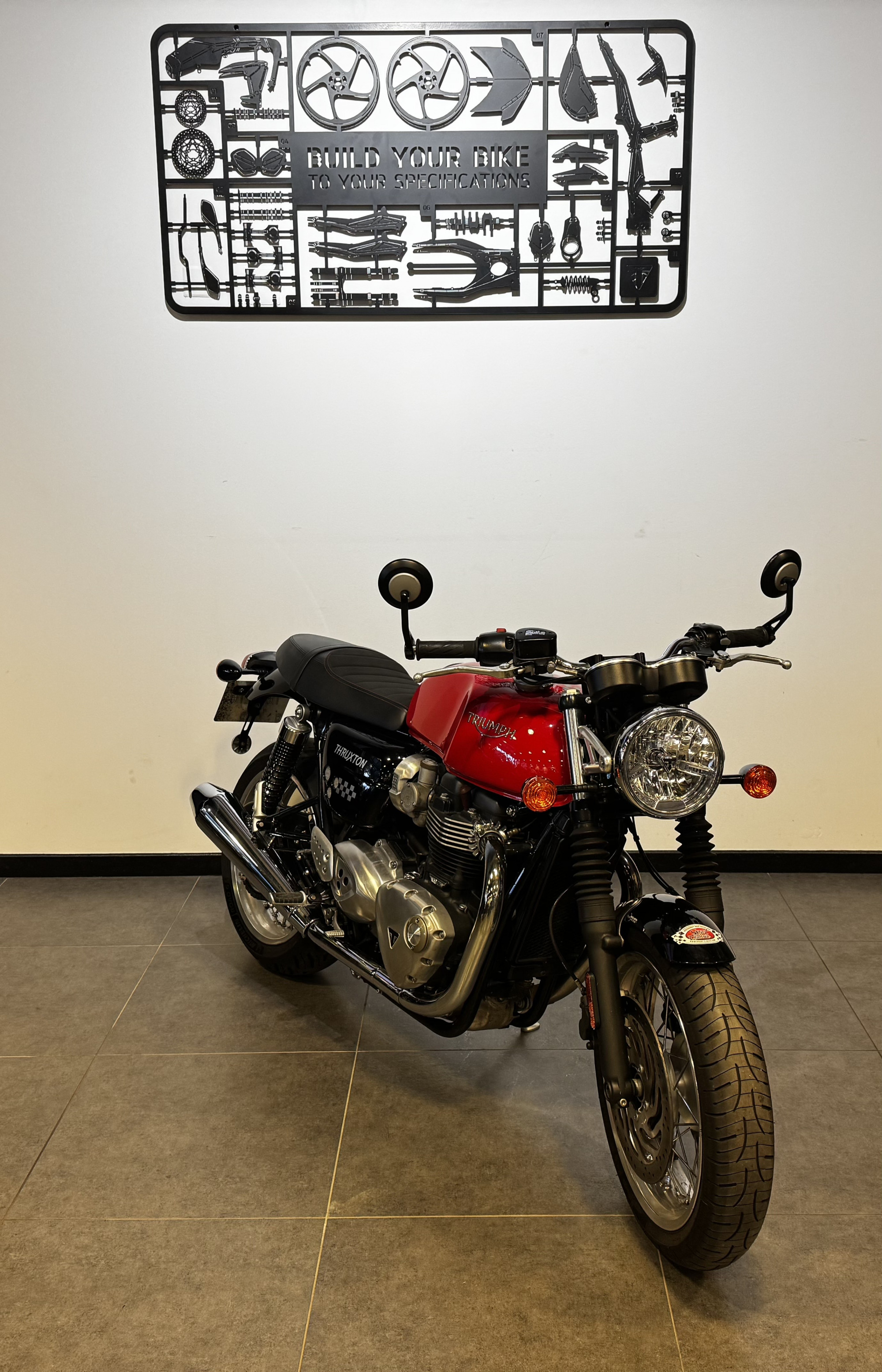 TRIUMPH THRUXTON 1200