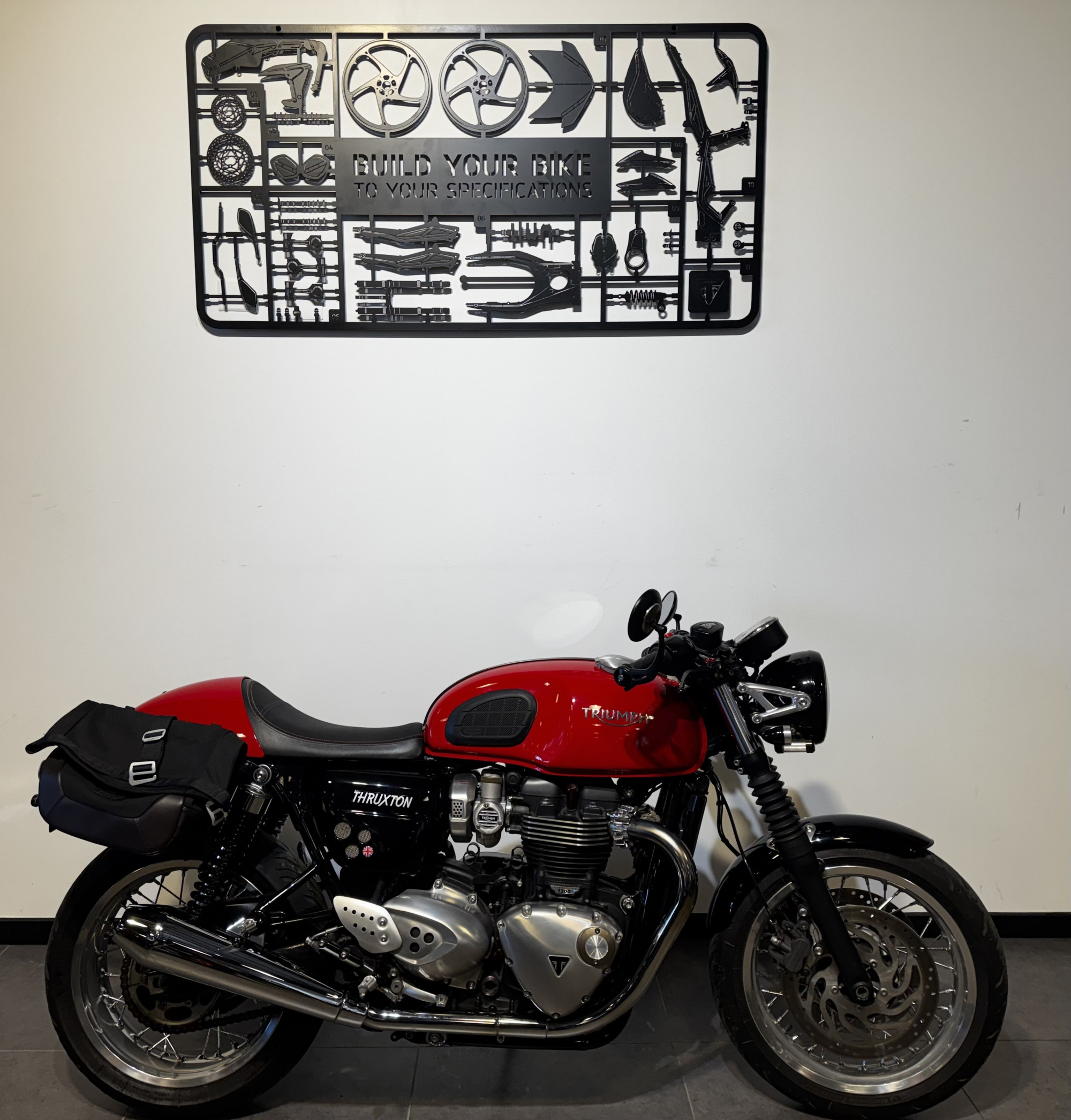 TRIUMPH THRUXTON 1200