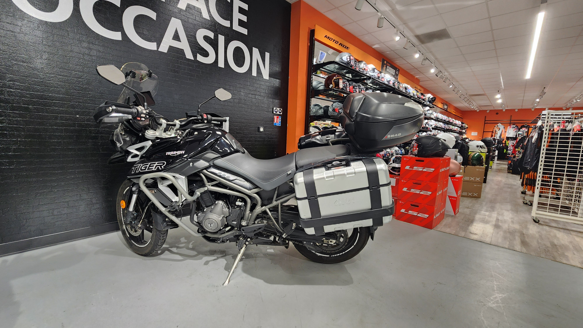 TRIUMPH TIGER 800 XRX