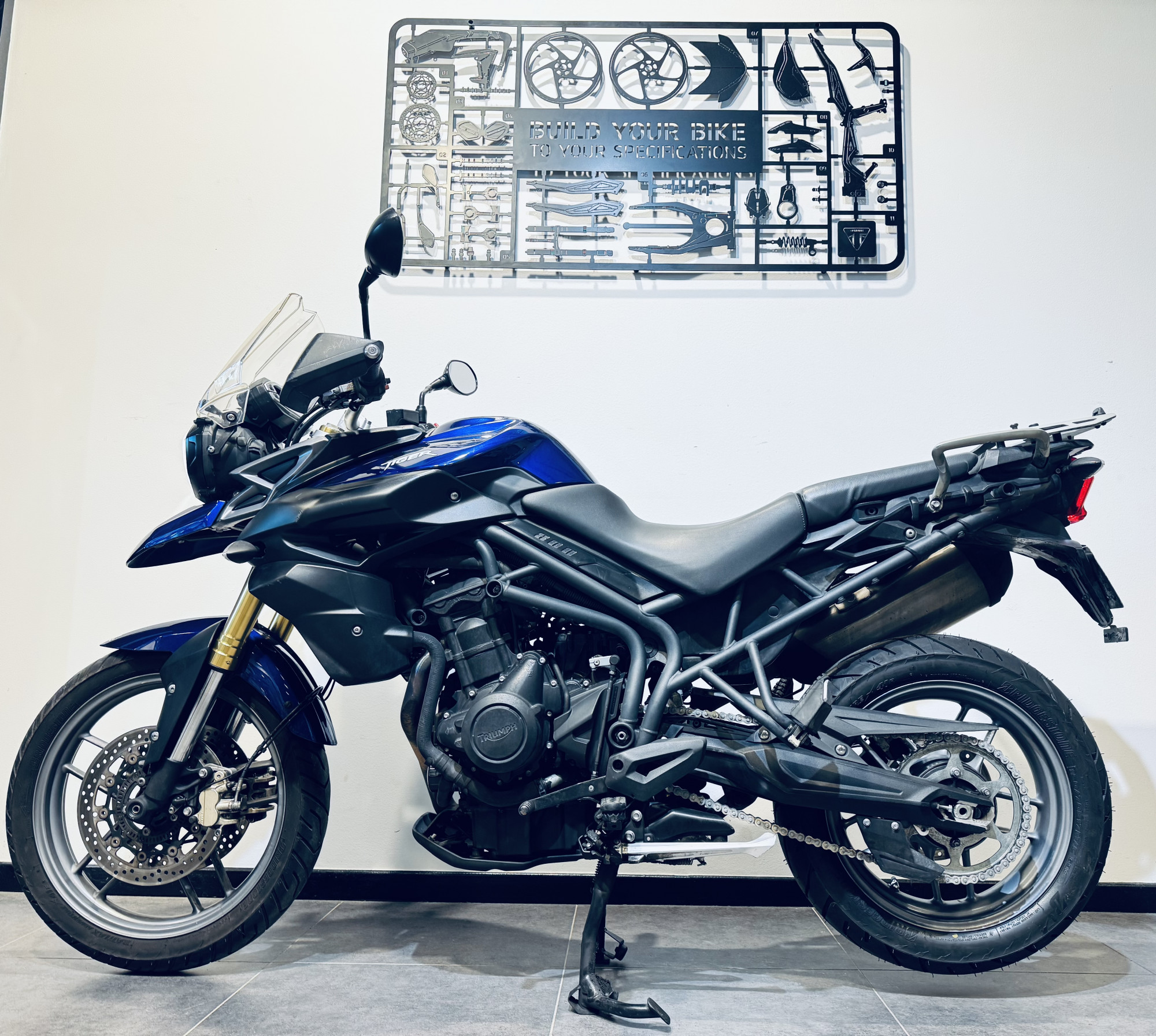 TRIUMPH TIGER 800