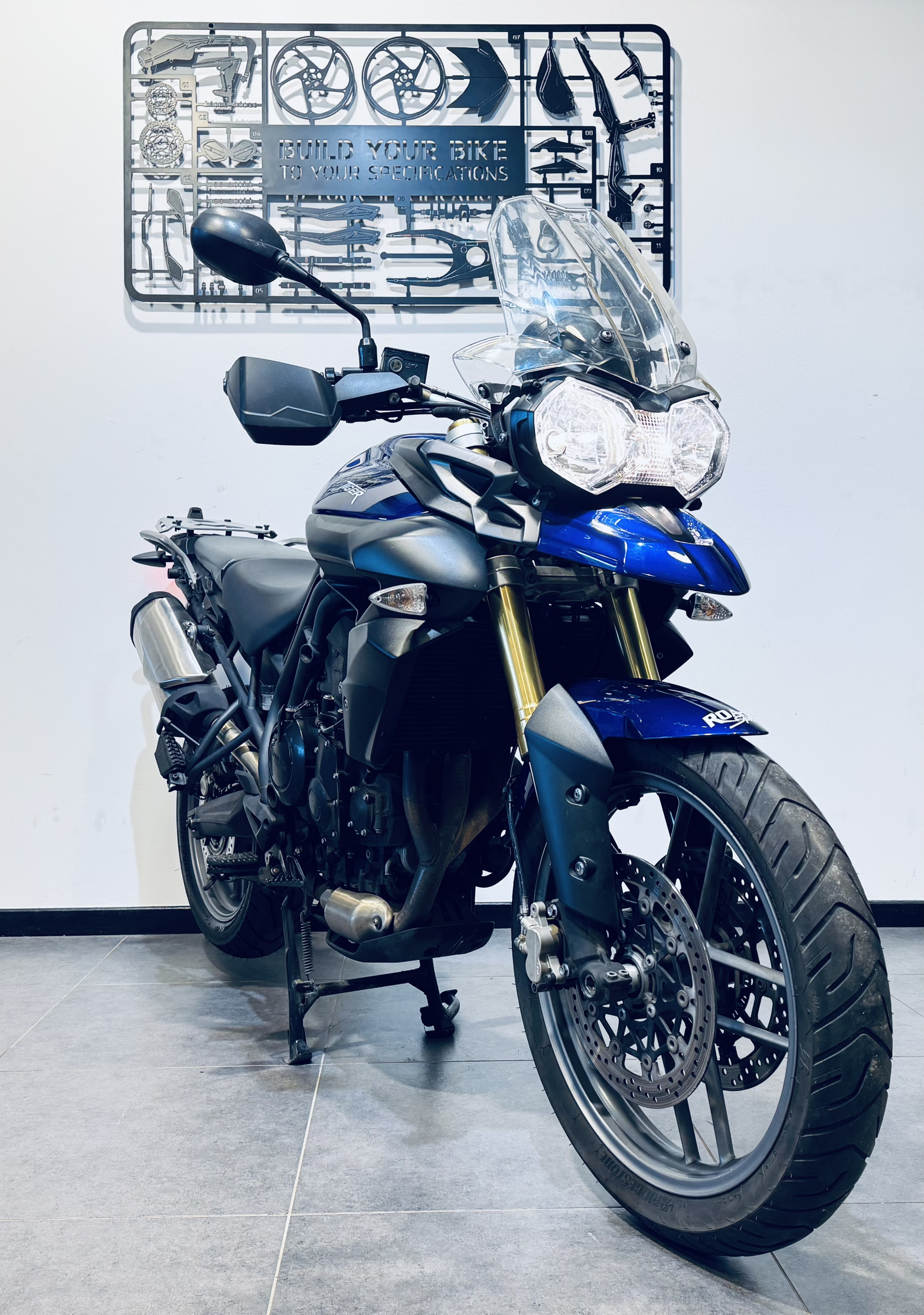 TRIUMPH TIGER 800