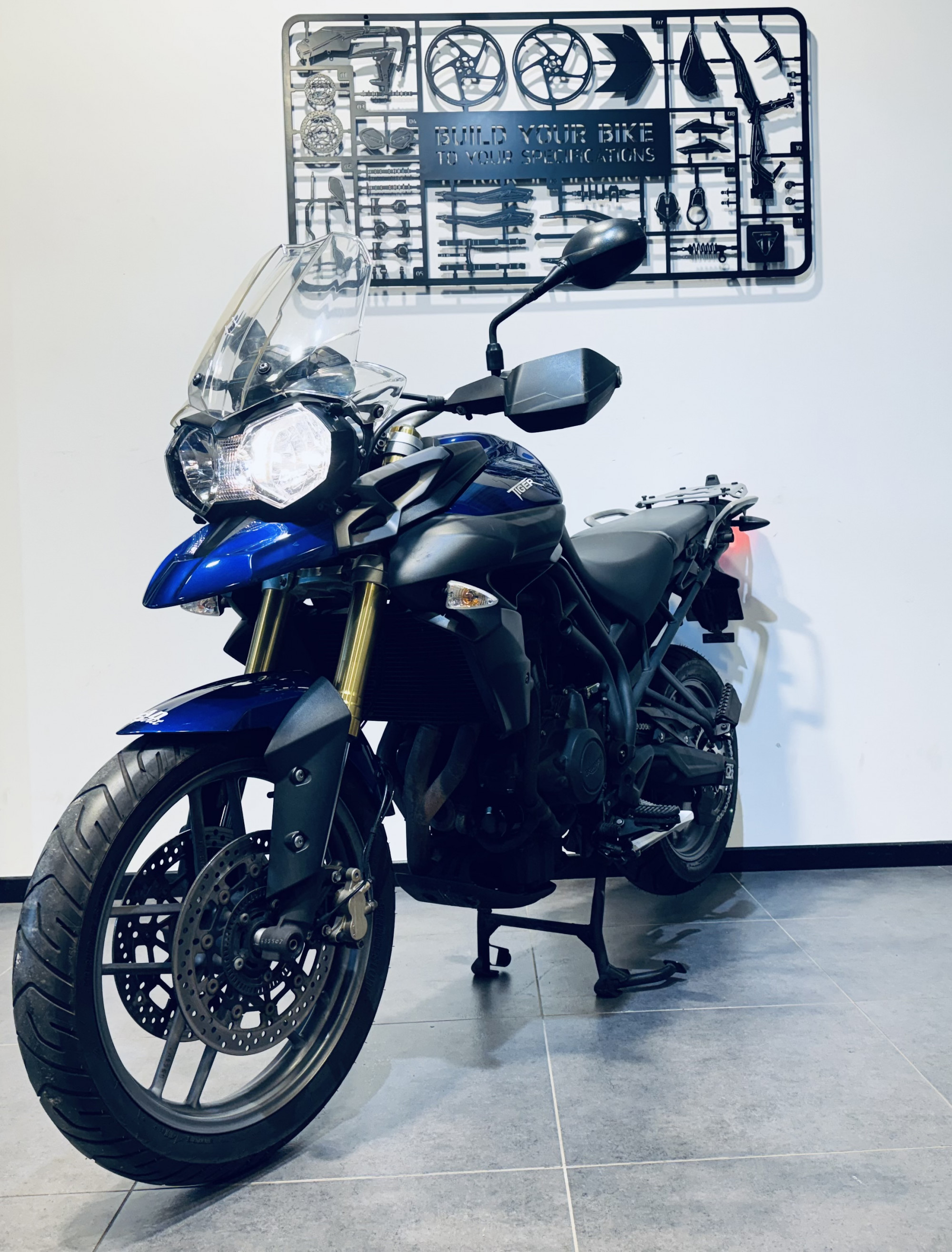 TRIUMPH TIGER 800