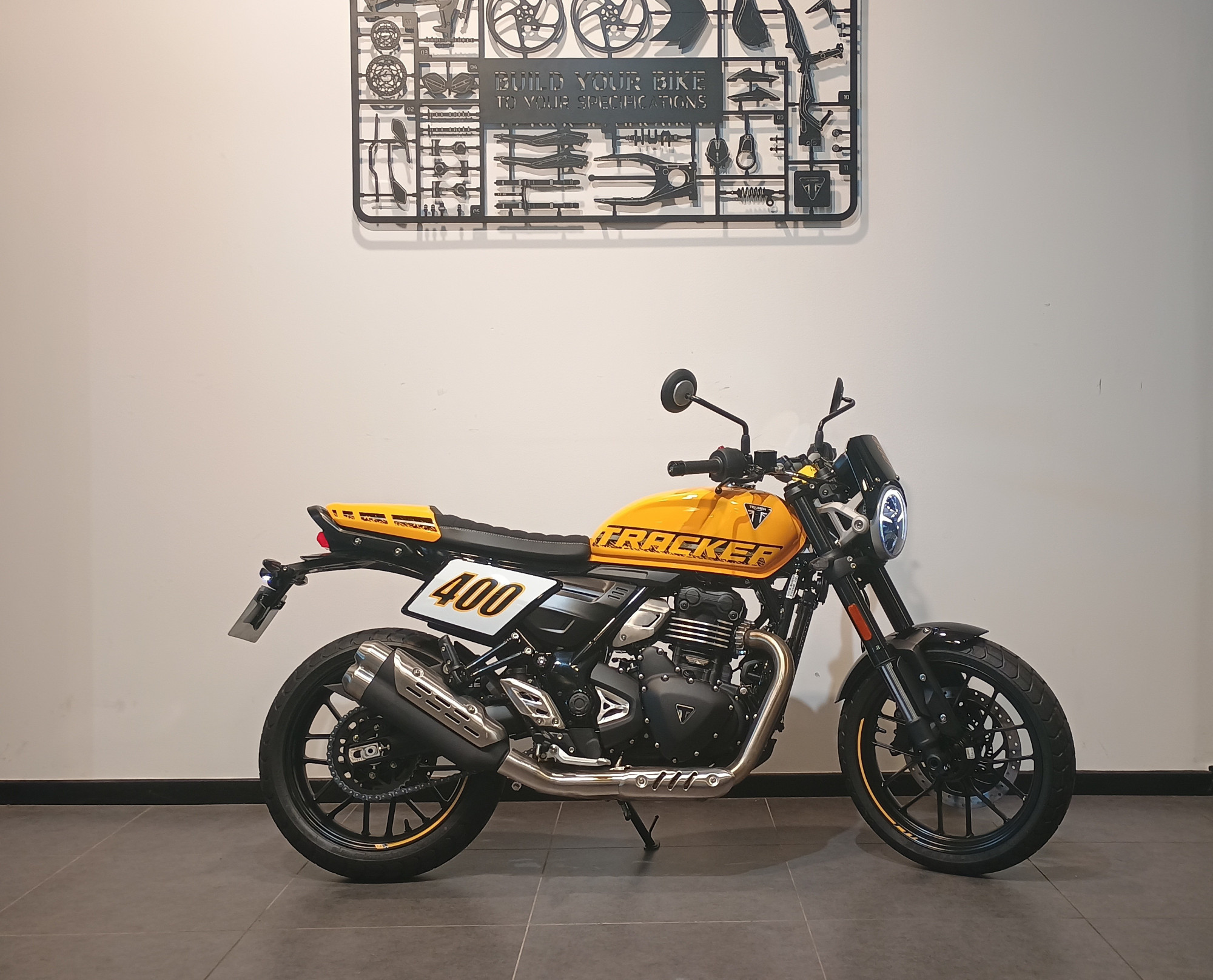 TRIUMPH TRACKER 4002