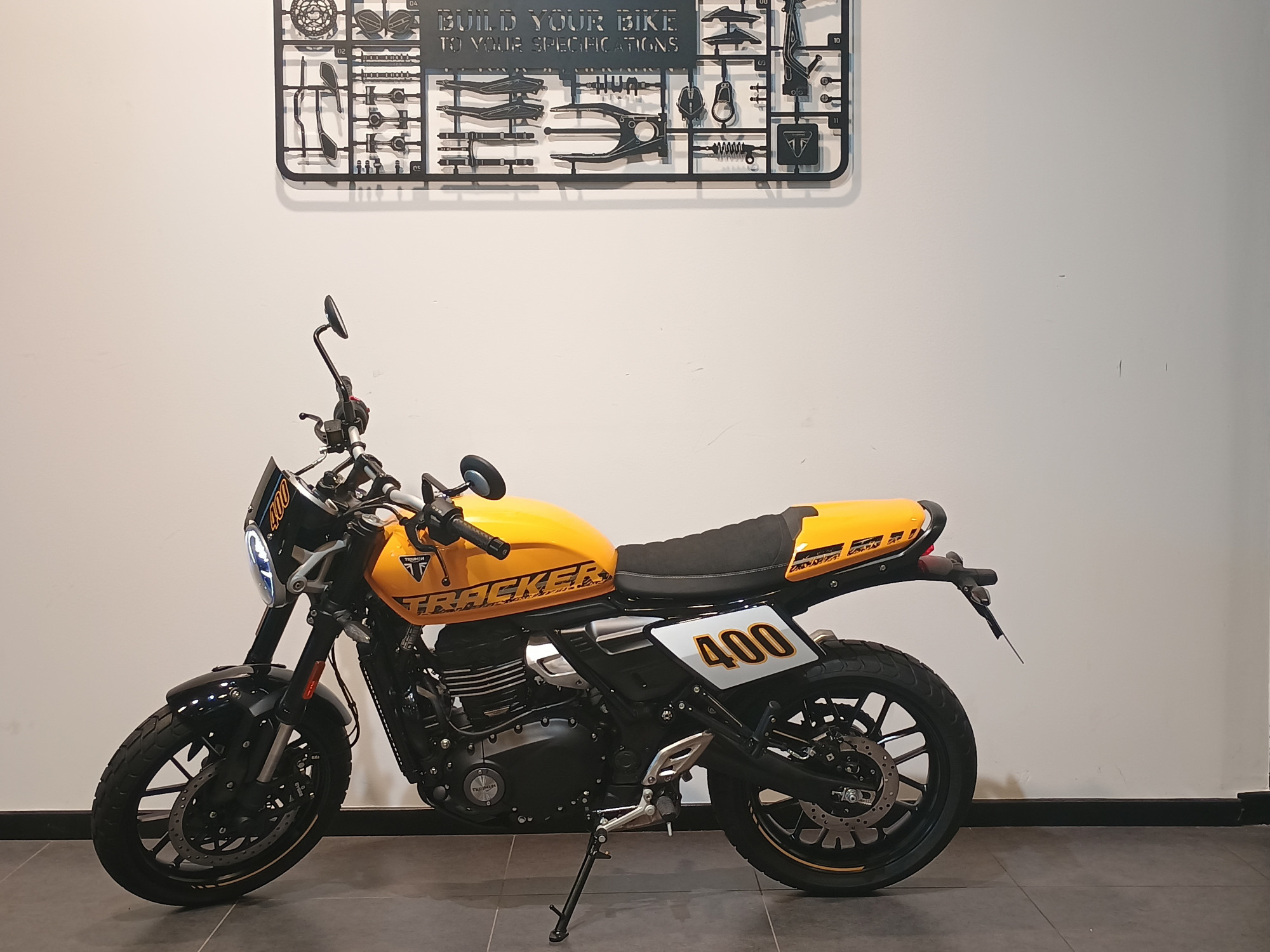 TRIUMPH TRACKER 4002