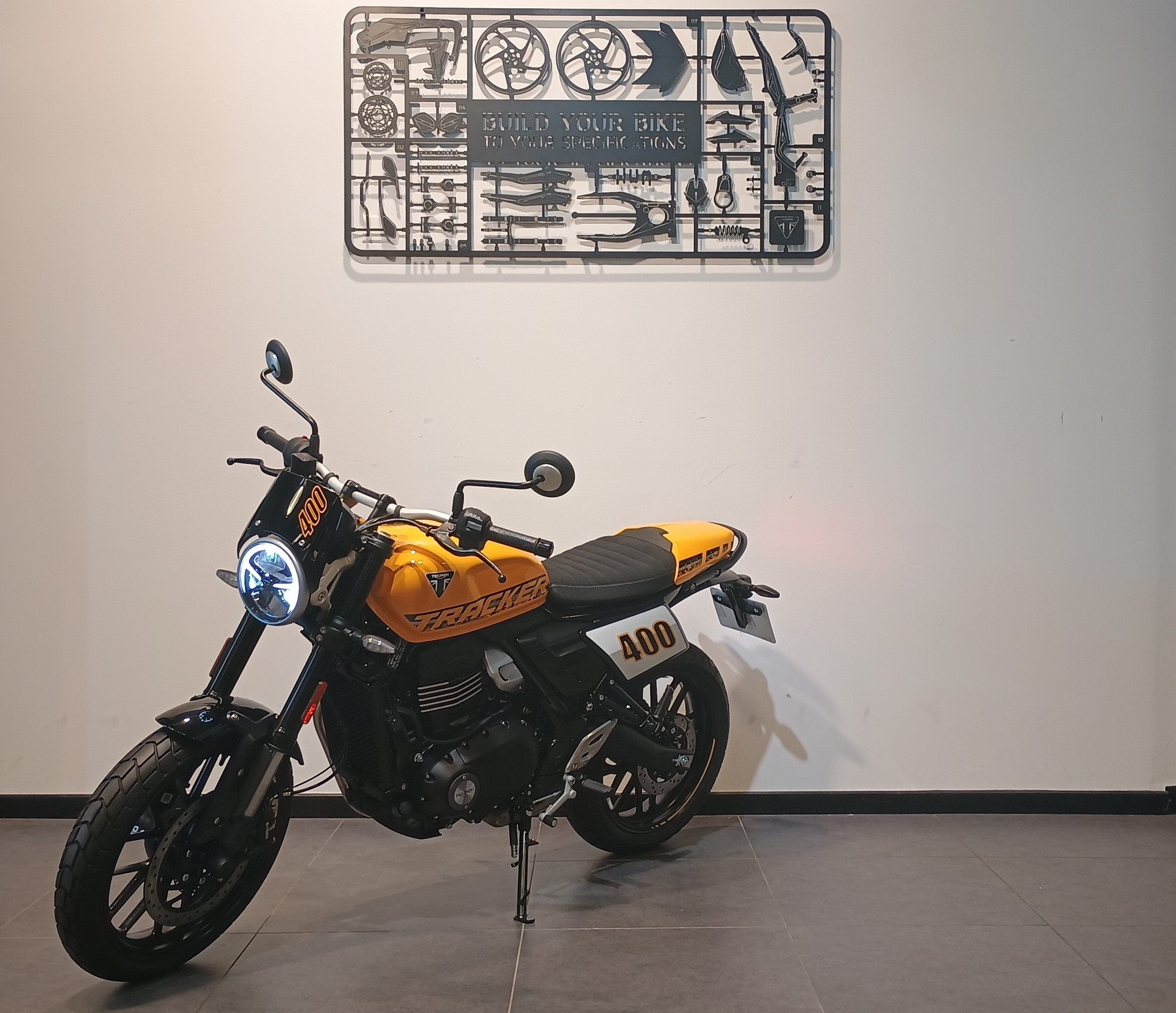 TRIUMPH TRACKER 4002