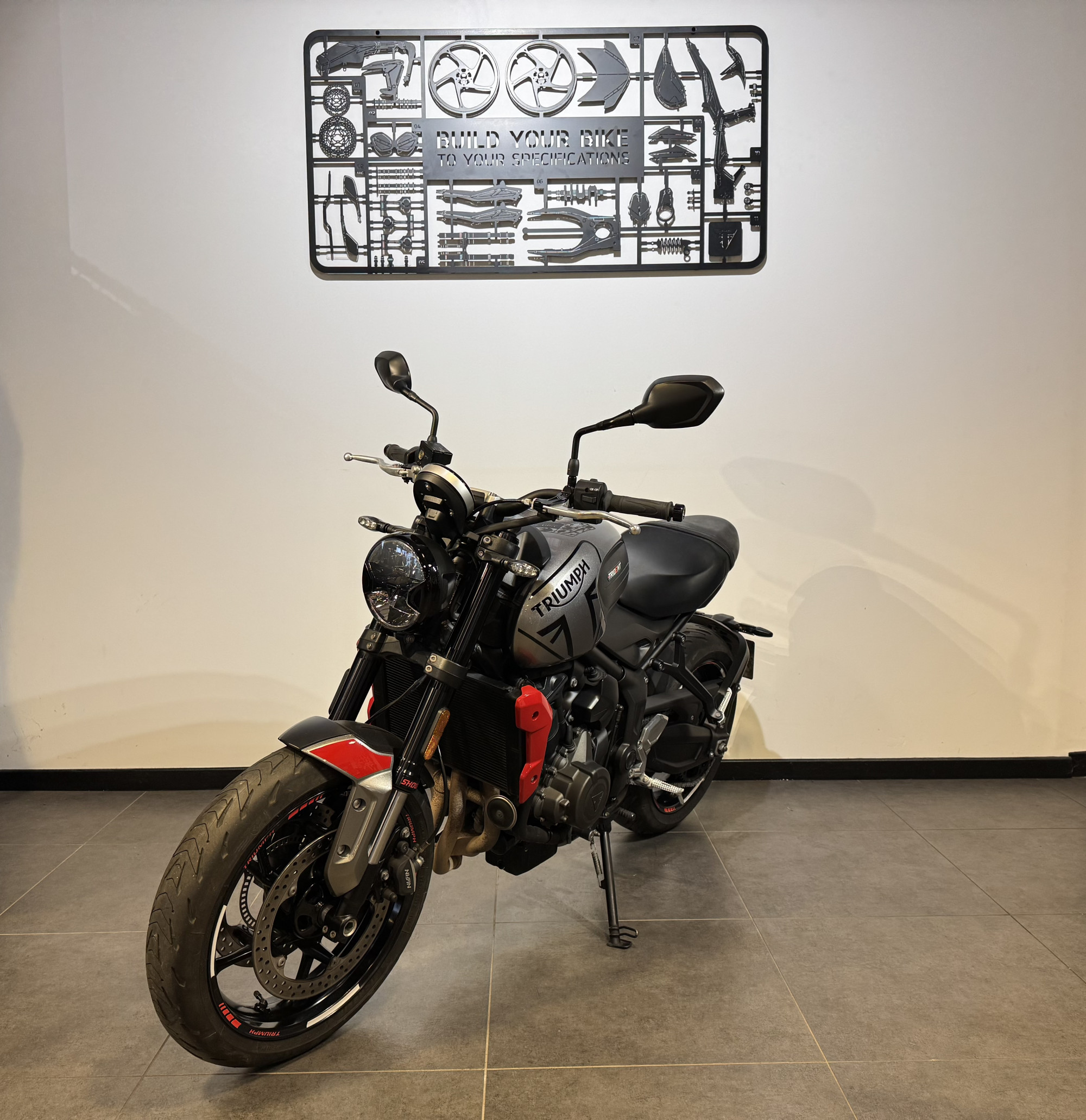 TRIUMPH TRIDENT 660