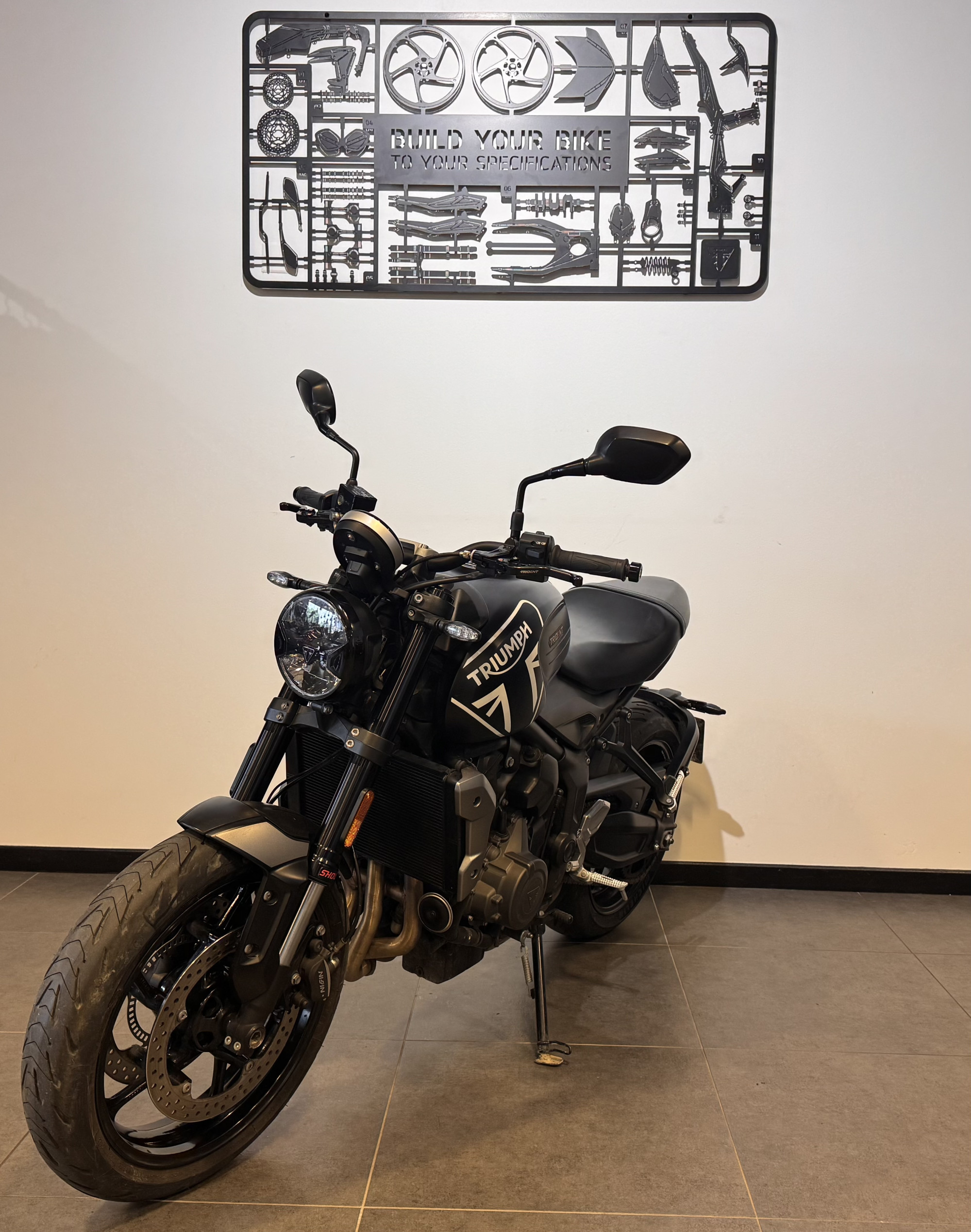 TRIUMPH TRIDENT 660