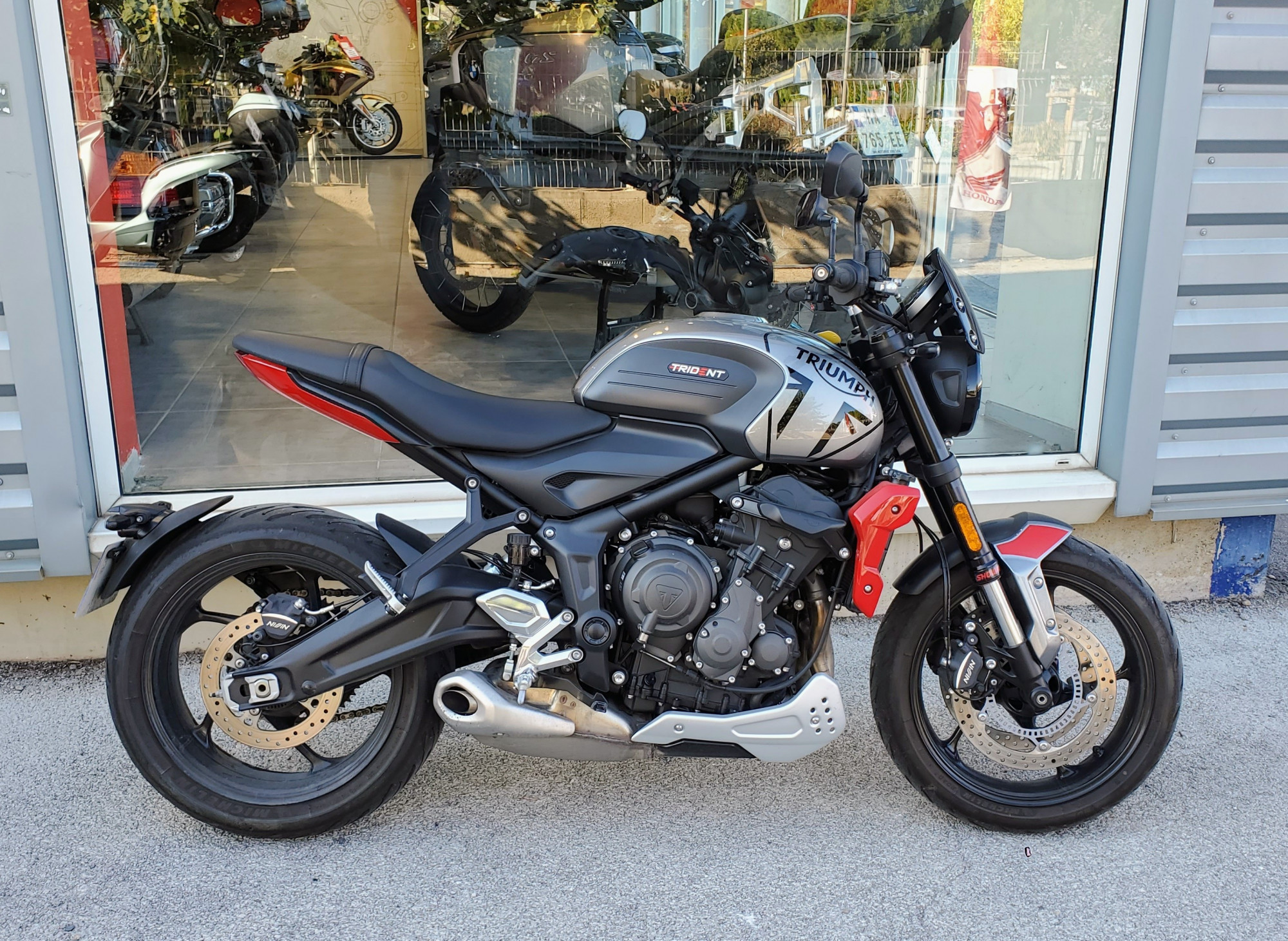 TRIUMPH TRIDENT 660