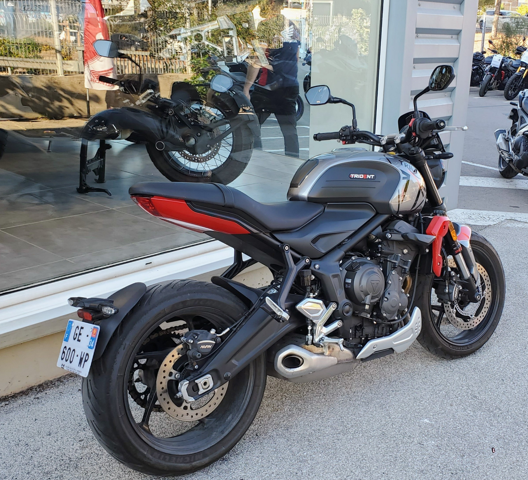 TRIUMPH TRIDENT 660