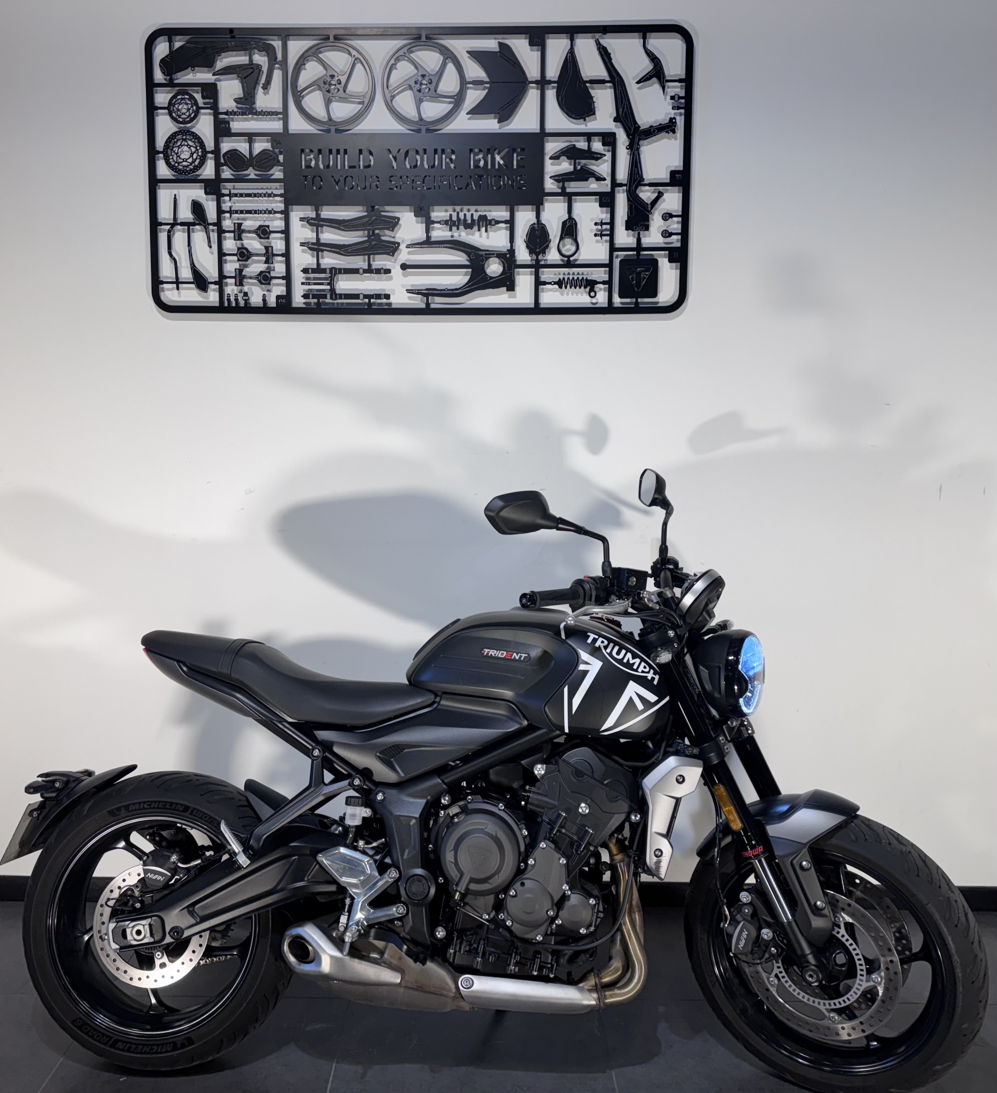 TRIUMPH TRIDENT 660