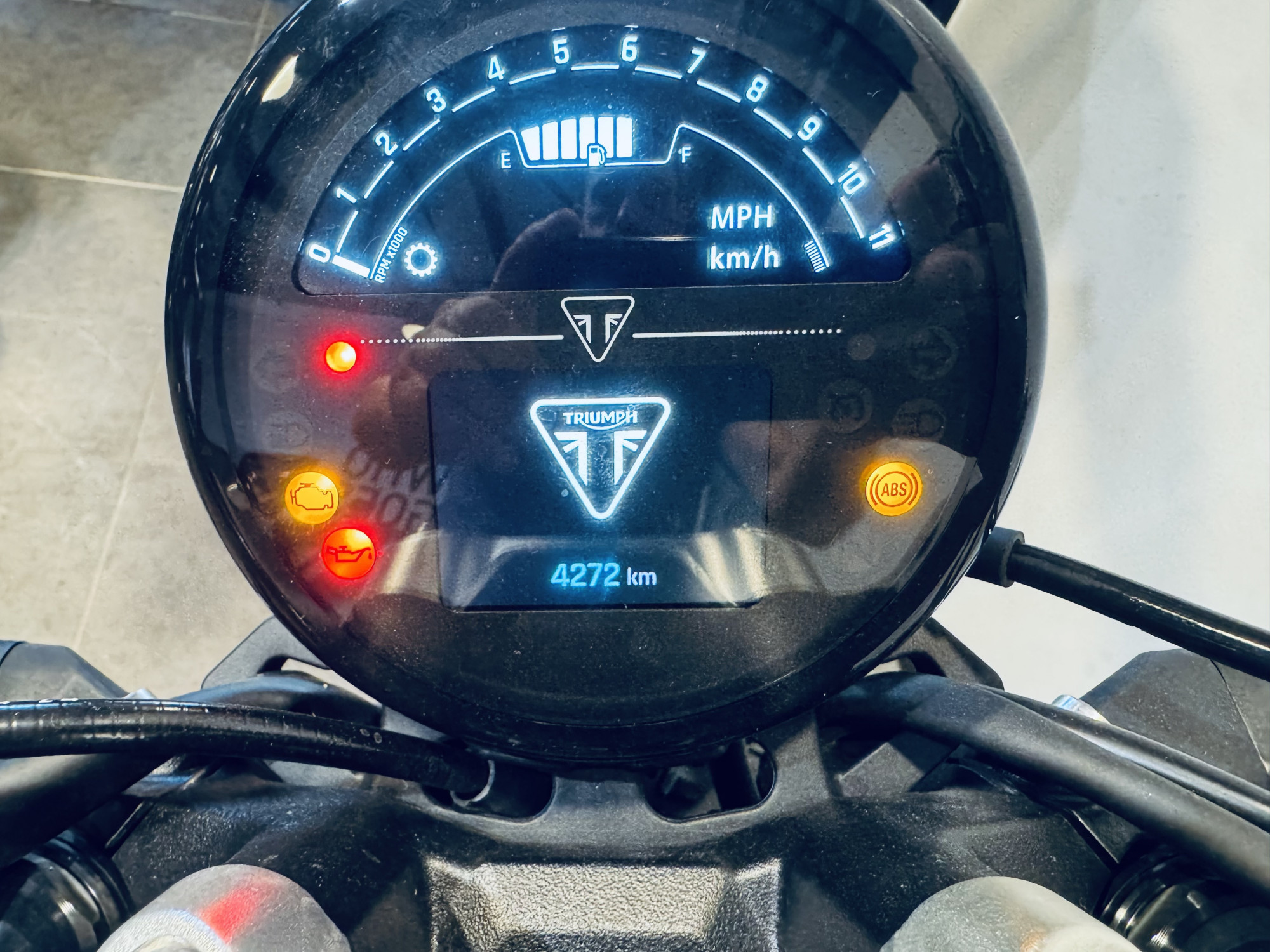 TRIUMPH TRIDENT 660