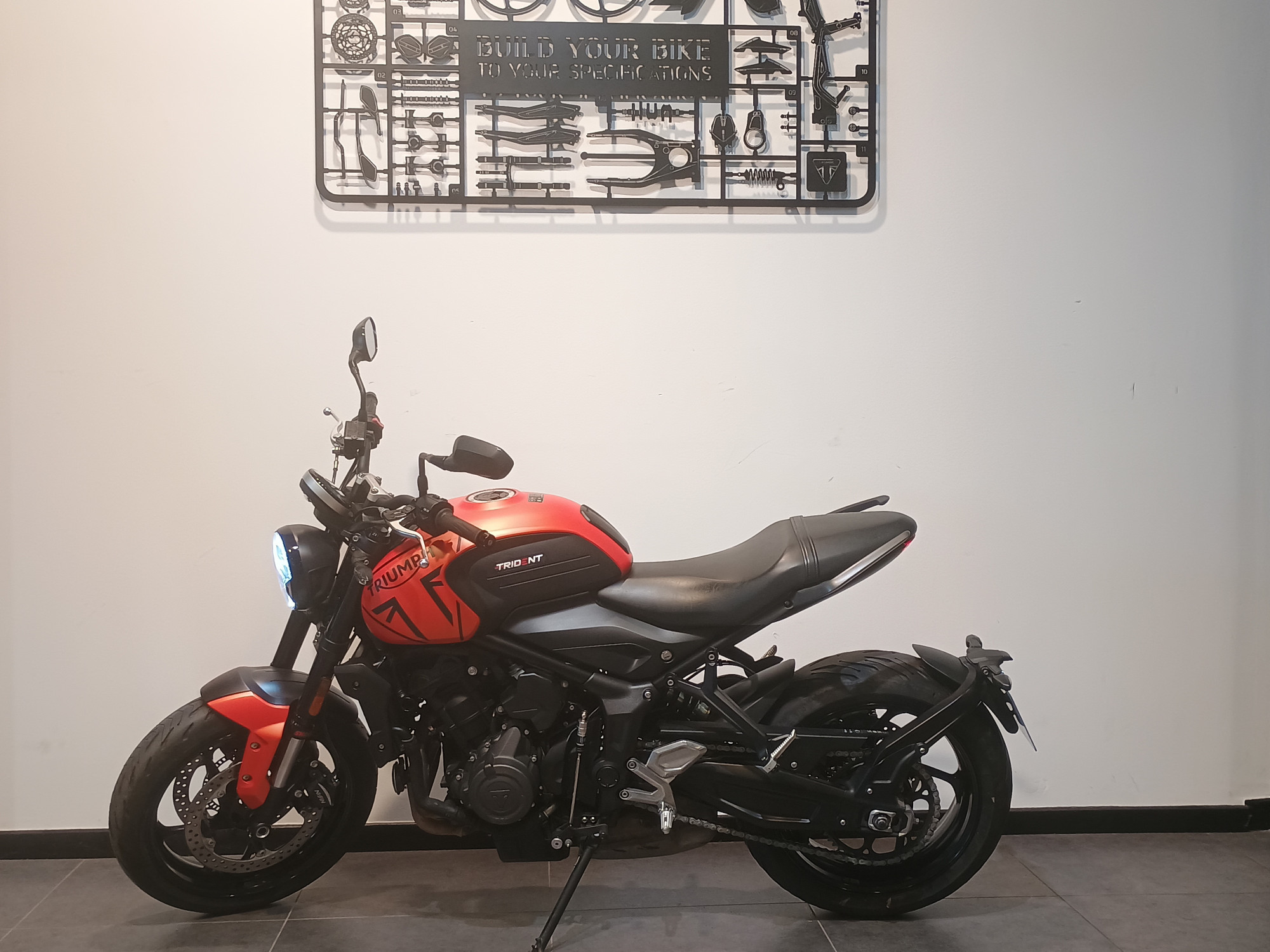 TRIUMPH TRIDENT 660