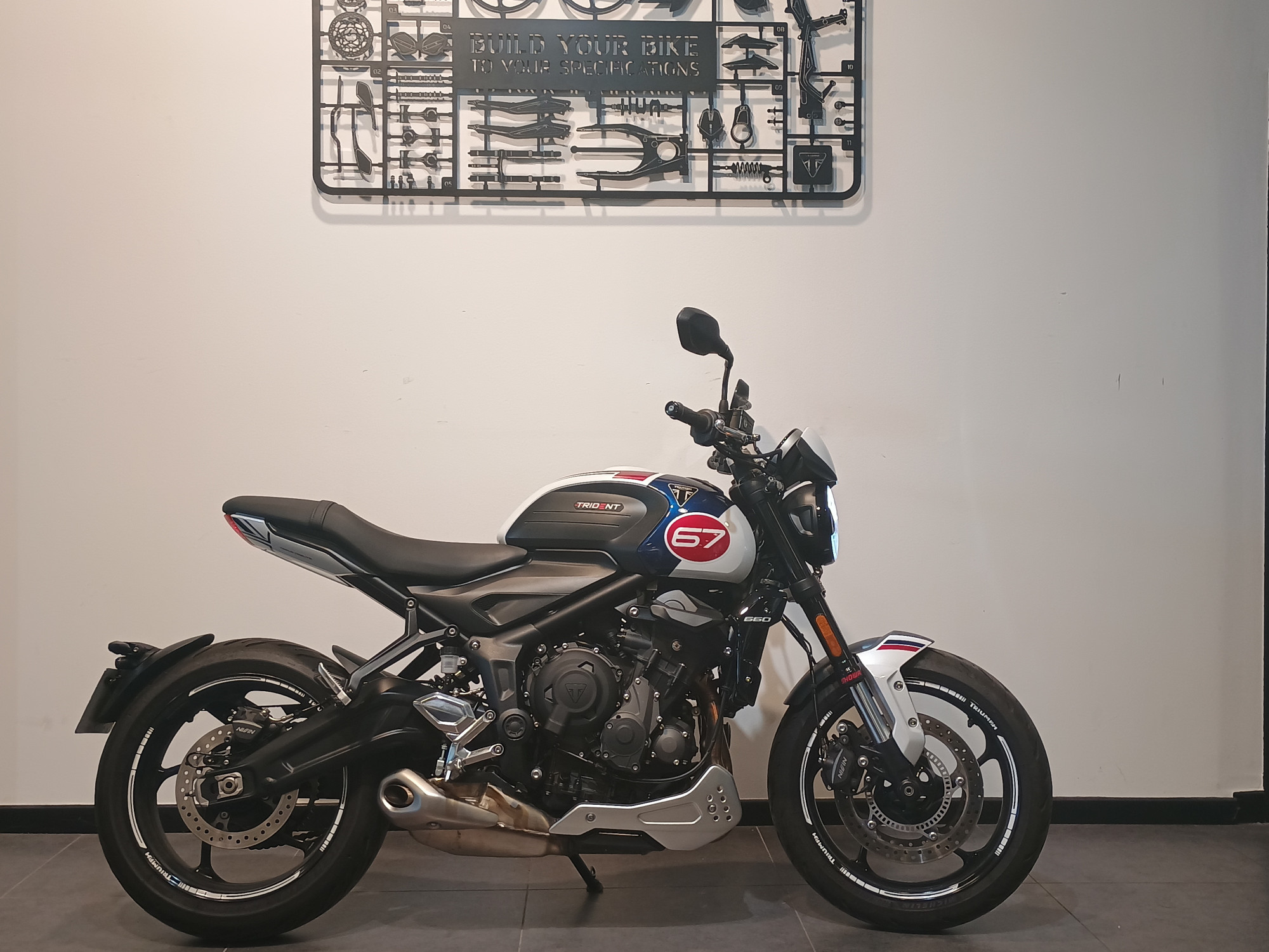 TRIUMPH TRIDENT 660