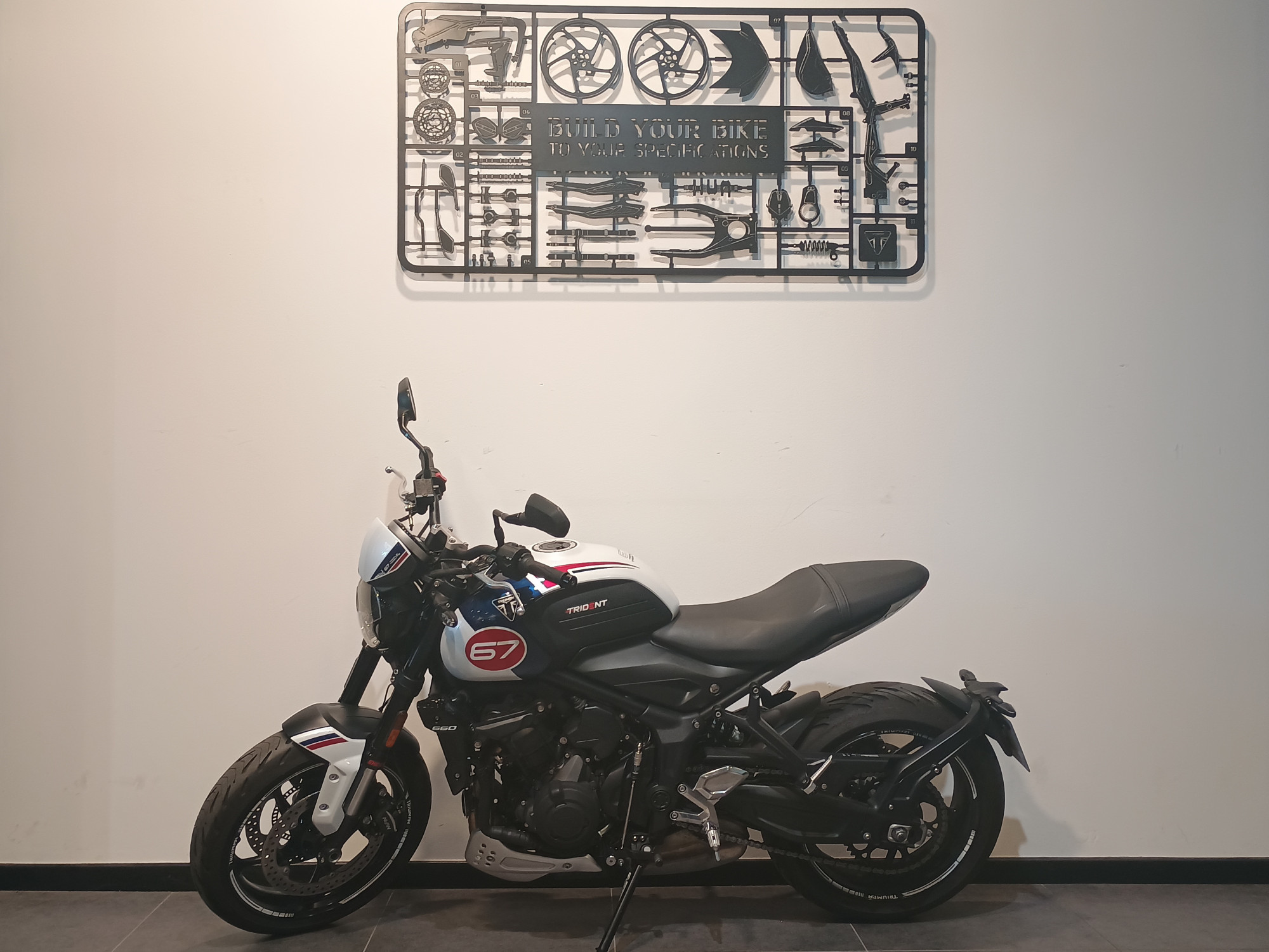 TRIUMPH TRIDENT 660