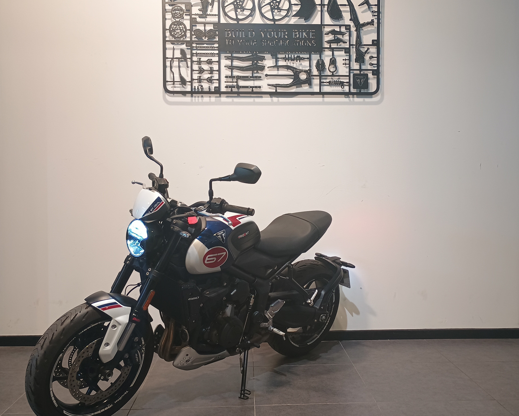 TRIUMPH TRIDENT 660