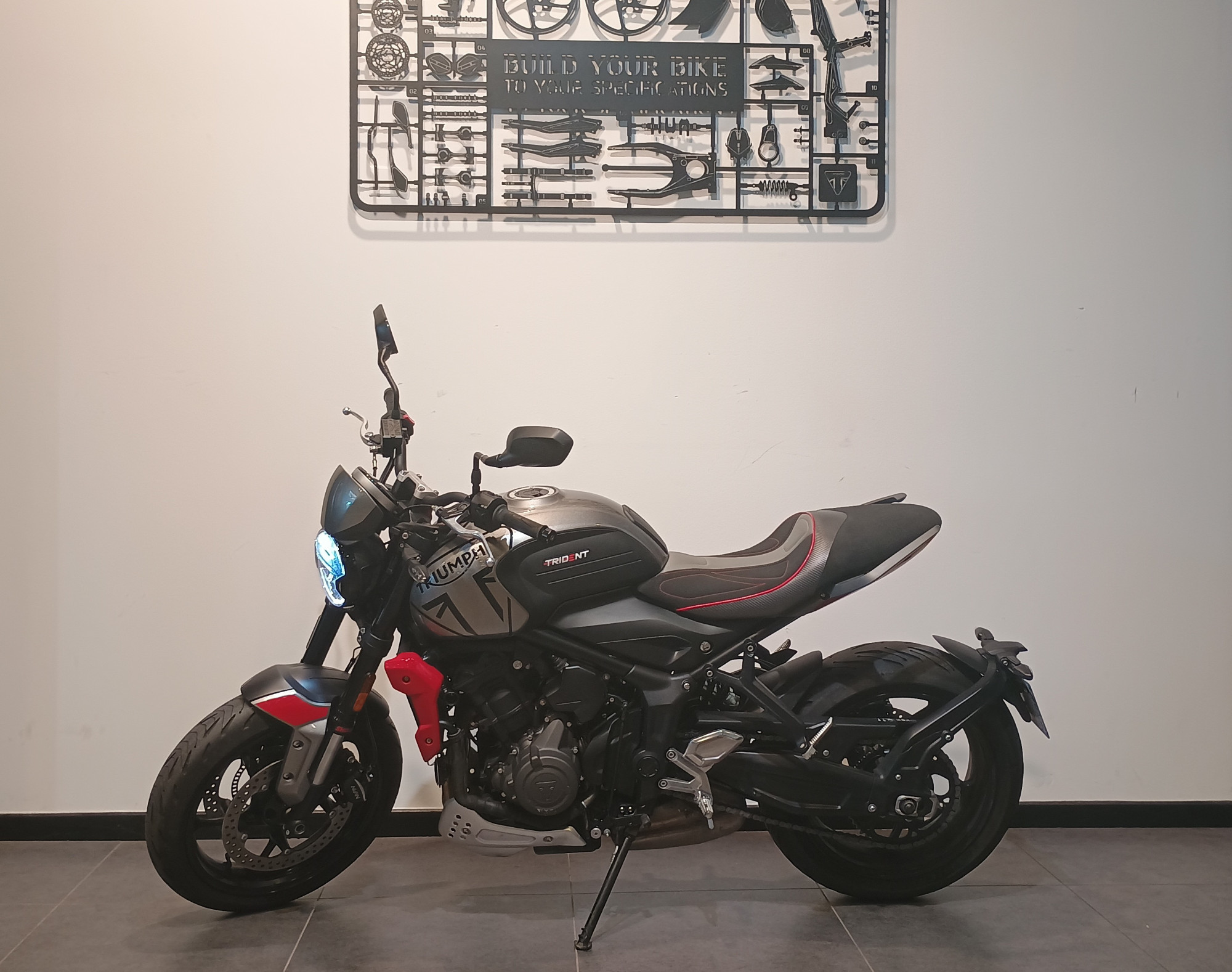 TRIUMPH TRIDENT 660