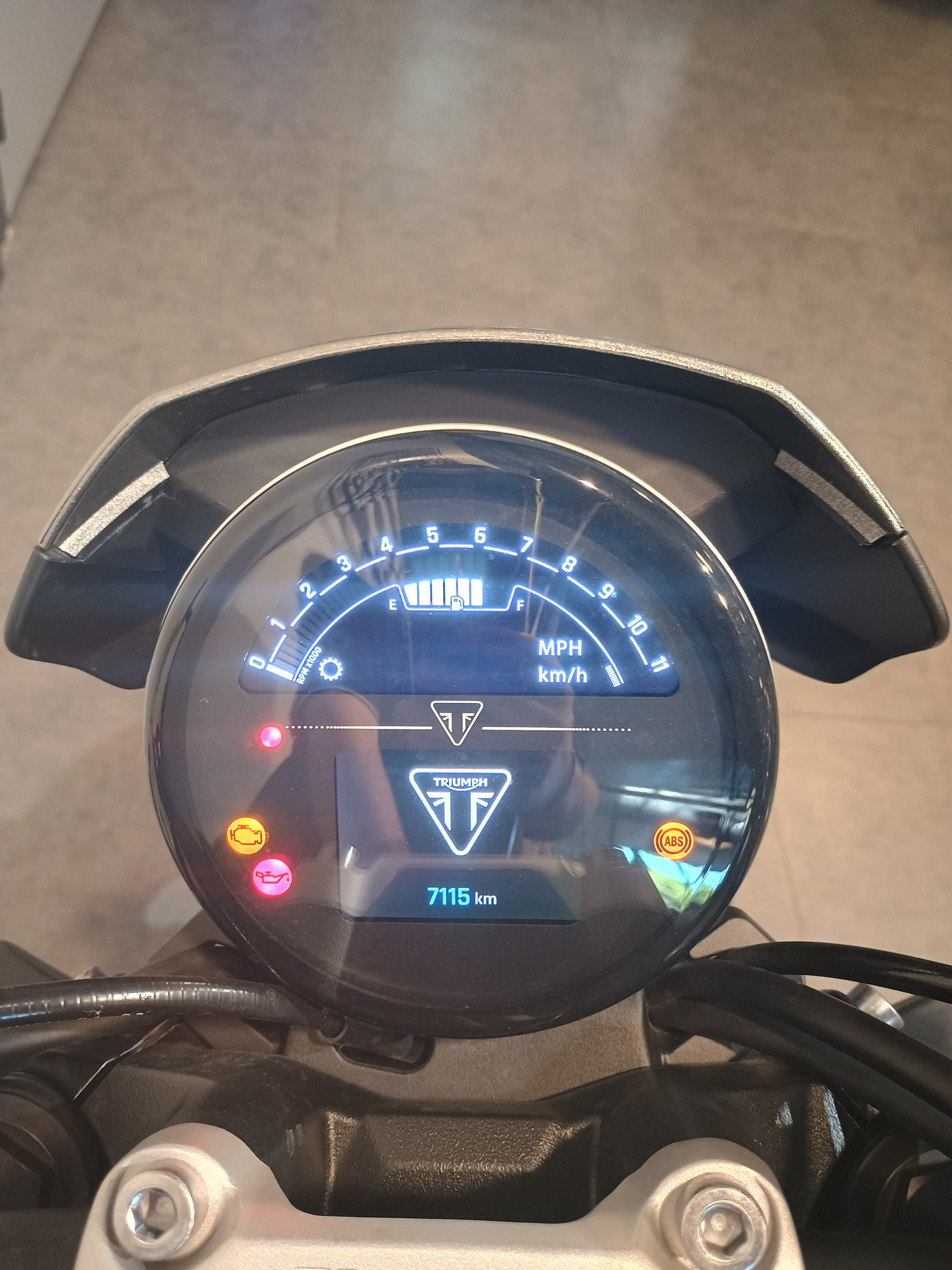 TRIUMPH TRIDENT 660