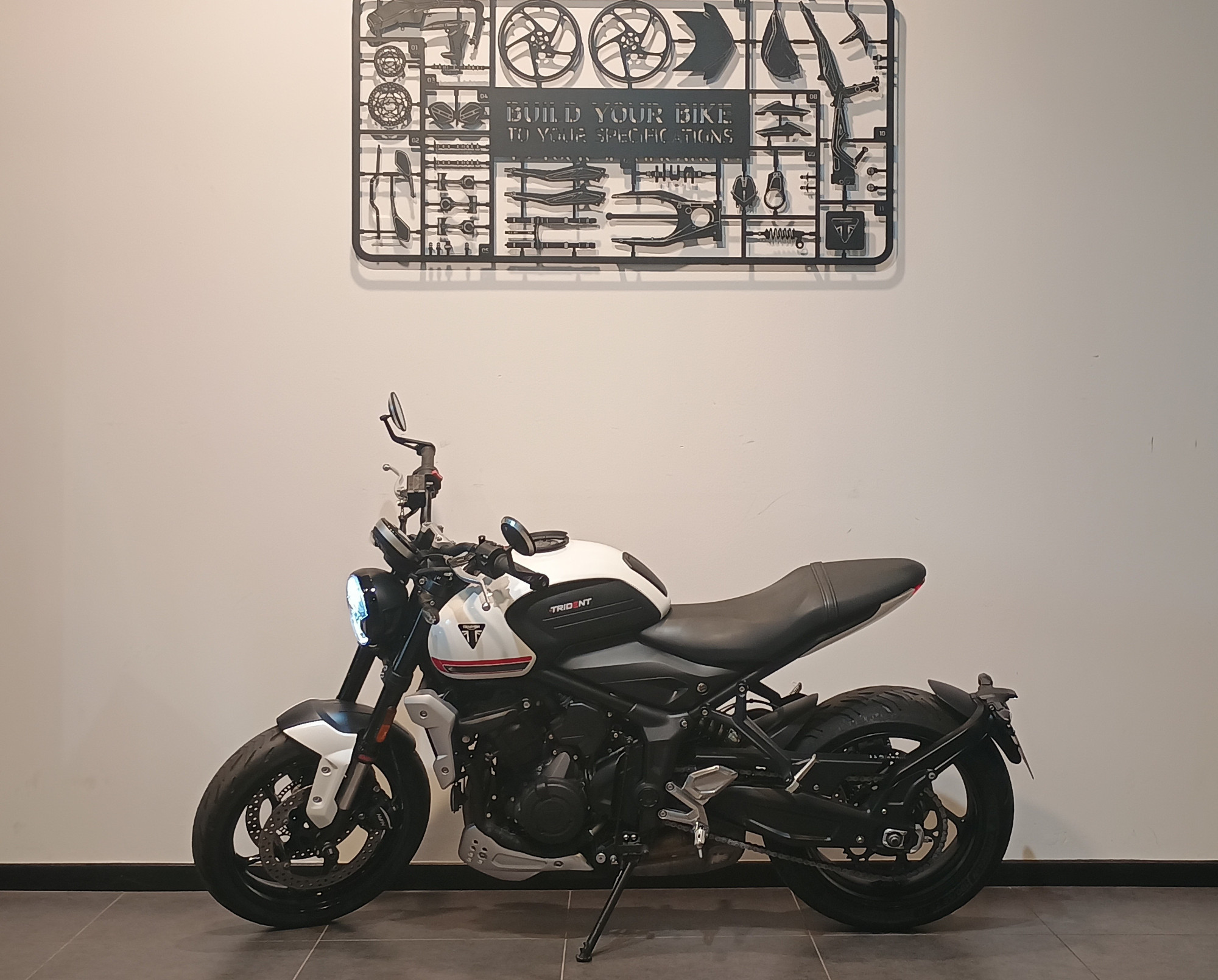 TRIUMPH TRIDENT 660