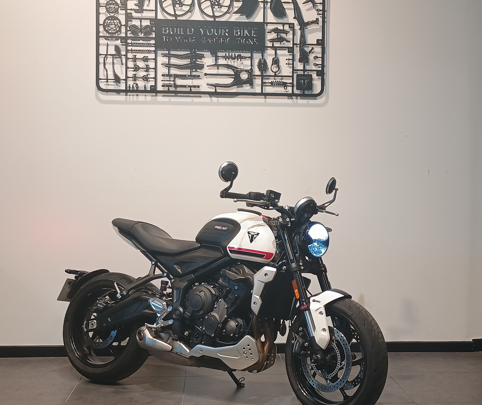 TRIUMPH TRIDENT 660