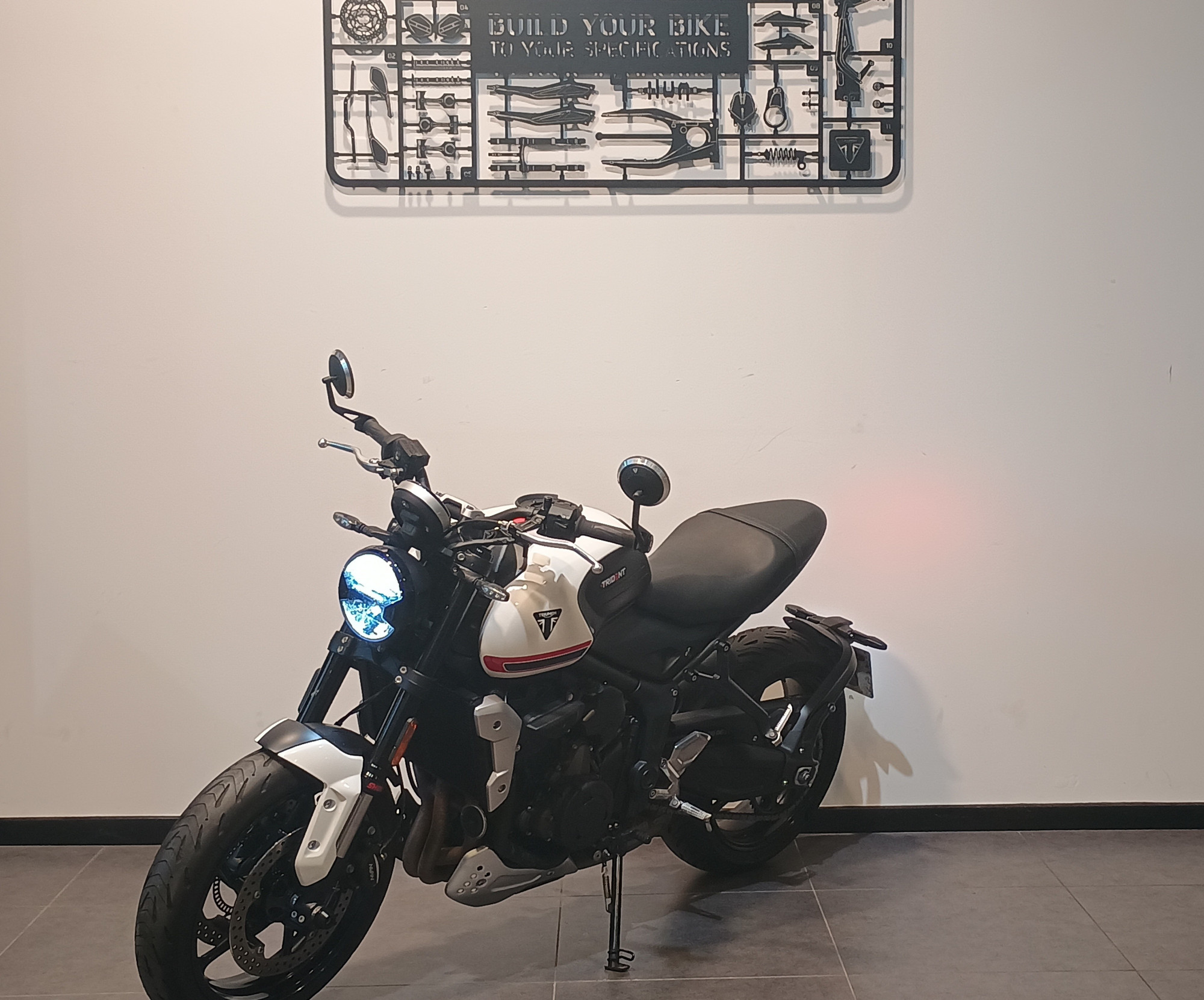 TRIUMPH TRIDENT 660