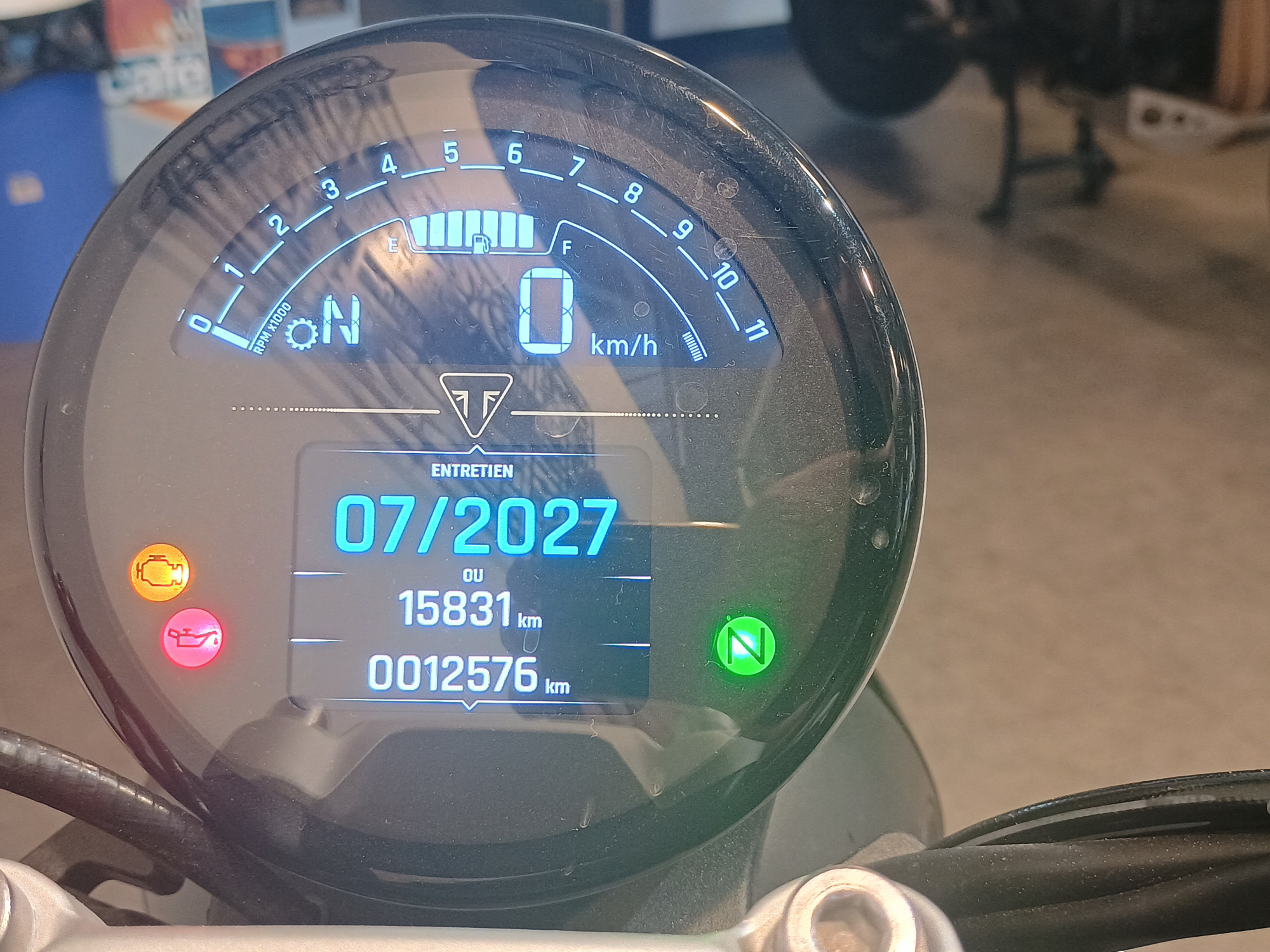 TRIUMPH TRIDENT 660