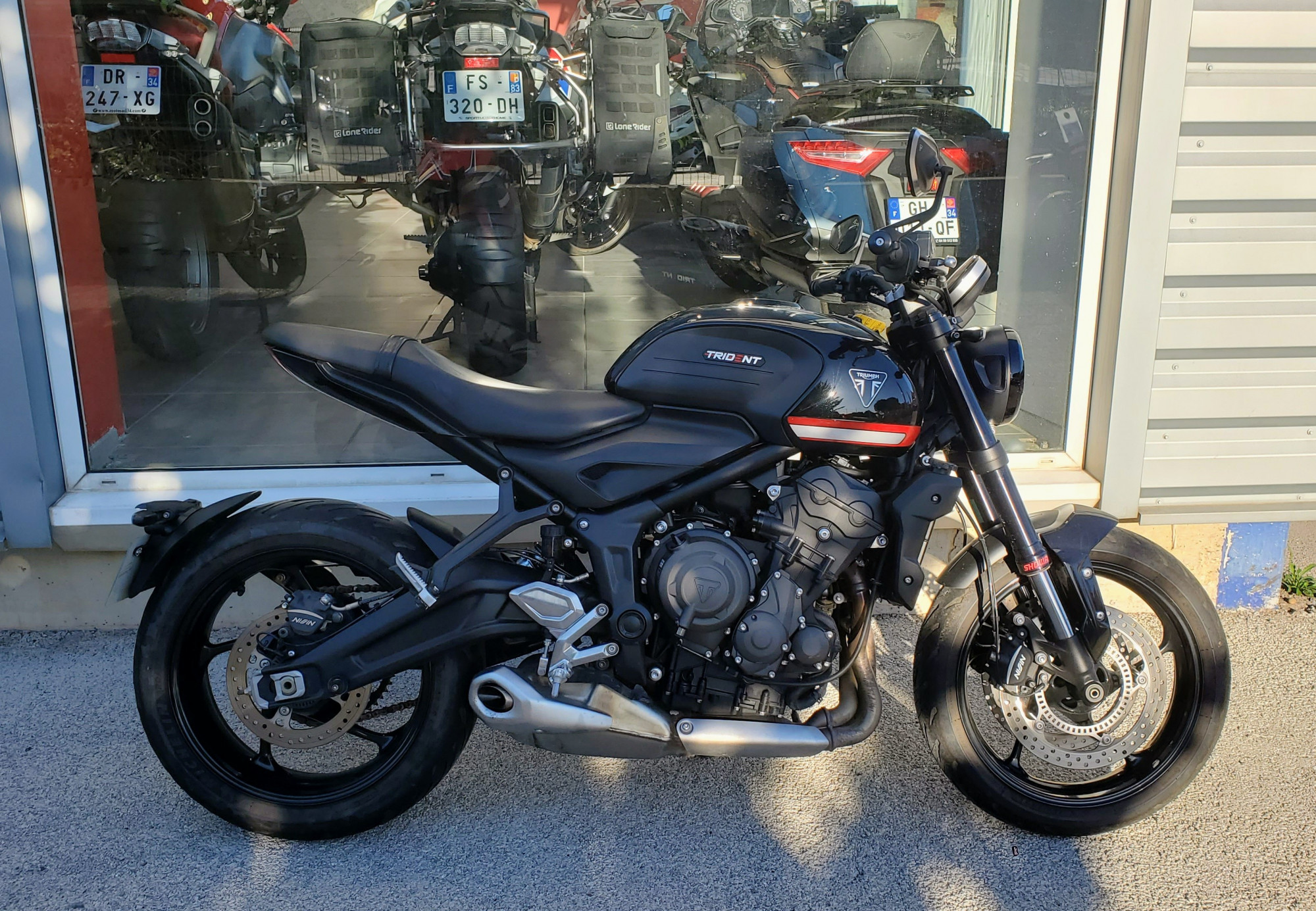 TRIUMPH TRIDENT 660