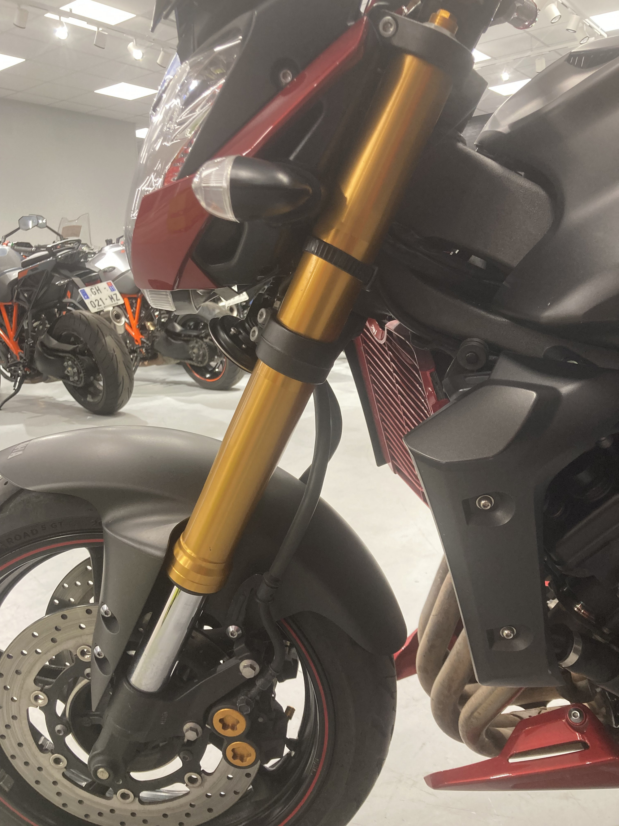 YAMAHA FZ8 R