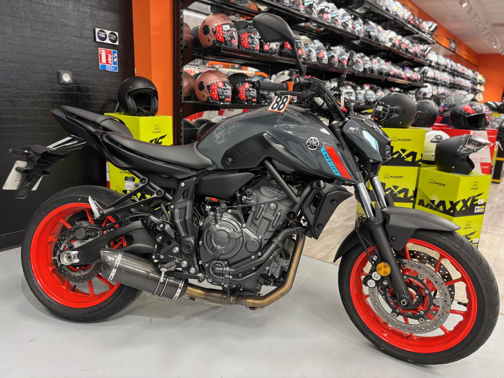 YAMAHA MT-07