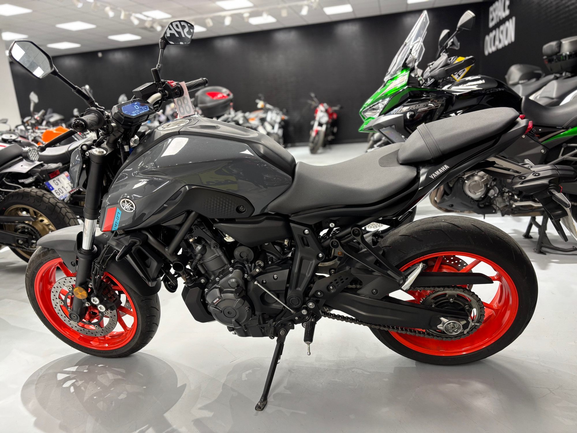 YAMAHA MT-07