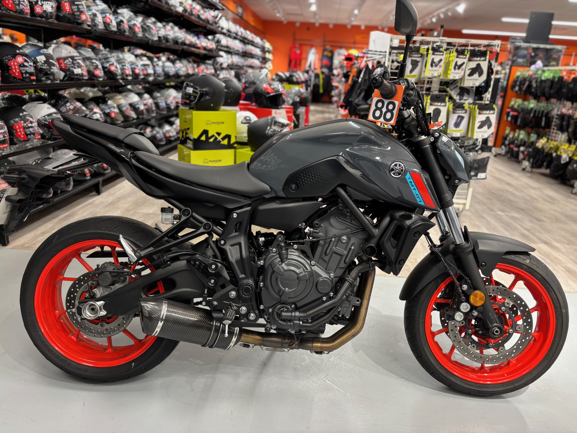 YAMAHA MT-07