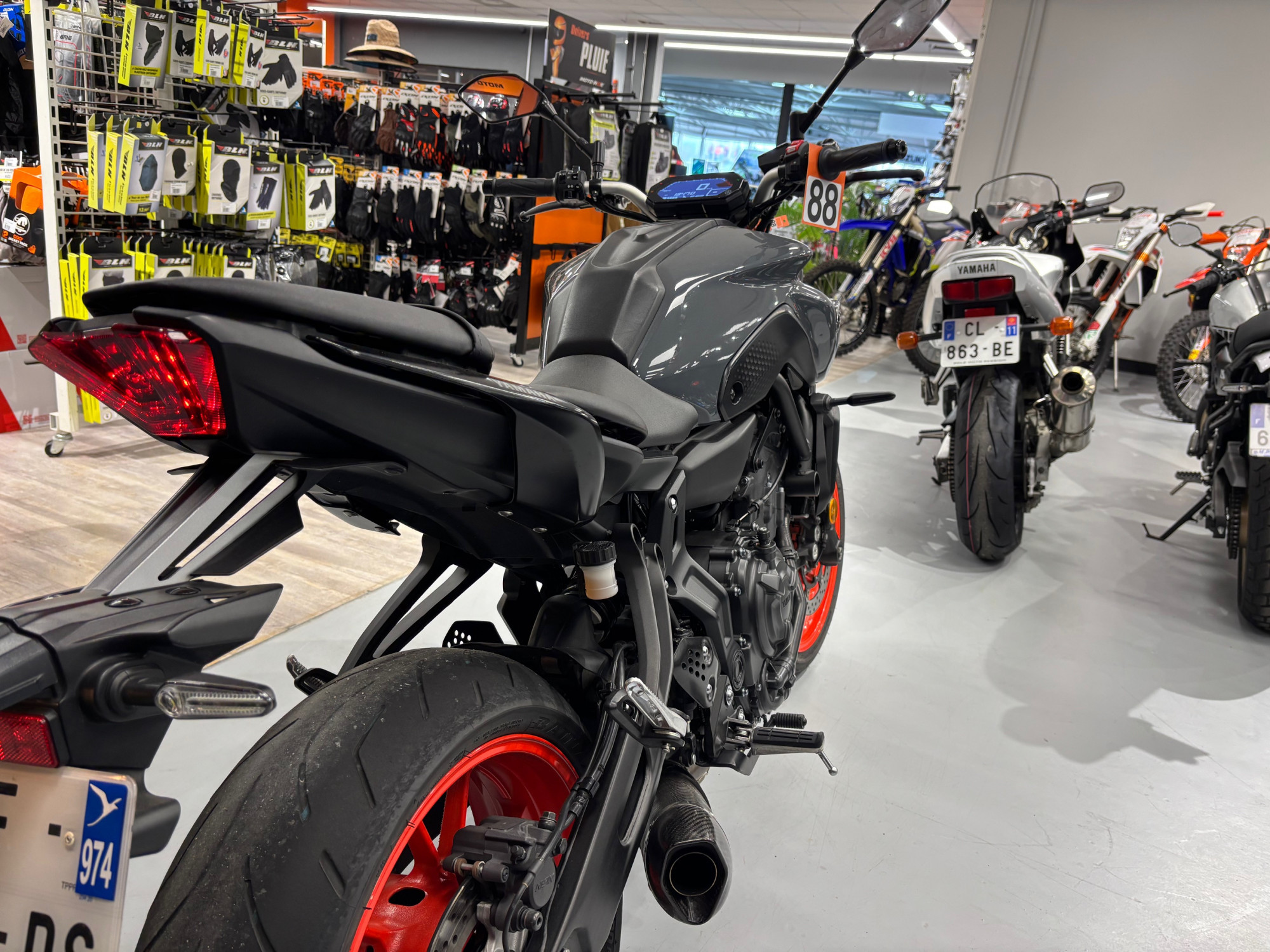 YAMAHA MT-07