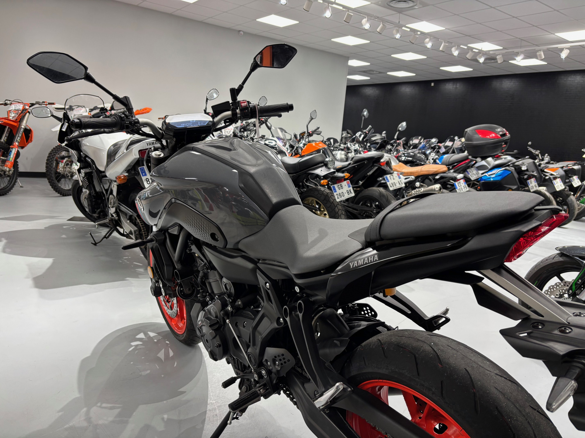 YAMAHA MT-07