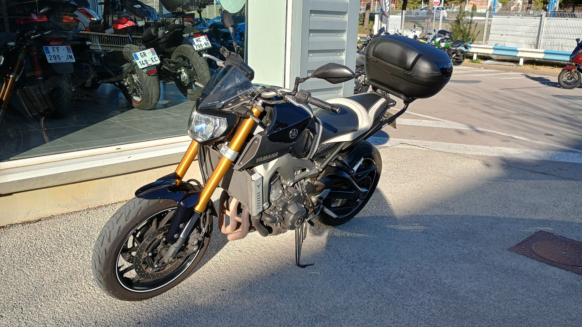 YAMAHA MT-09