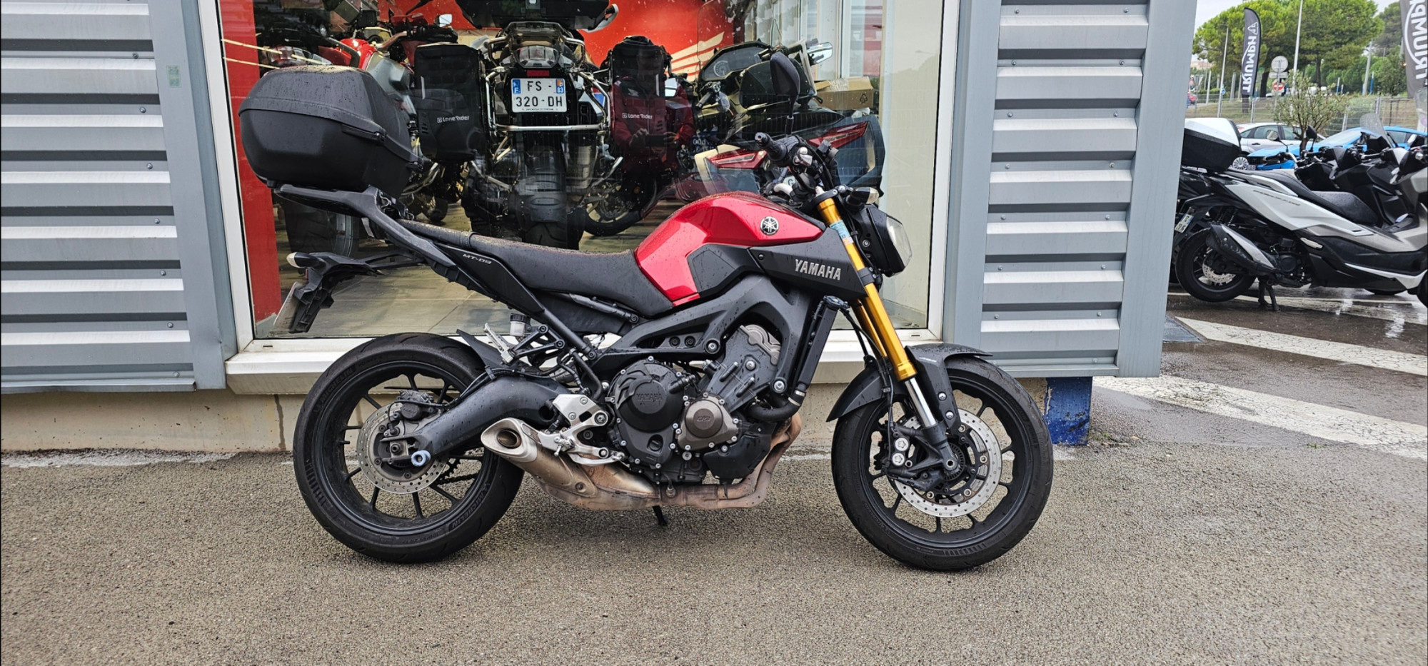 YAMAHA MT-09