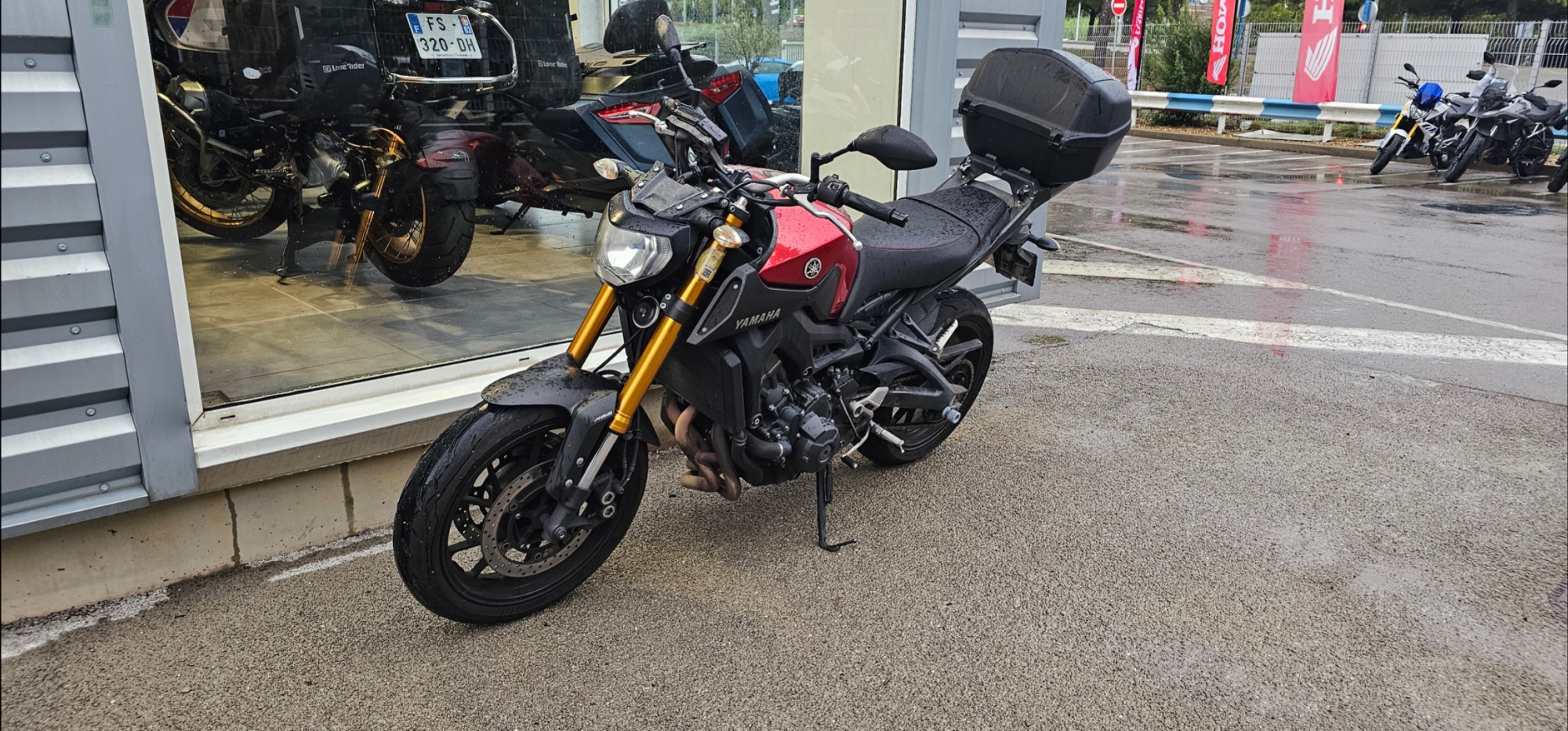 YAMAHA MT-09