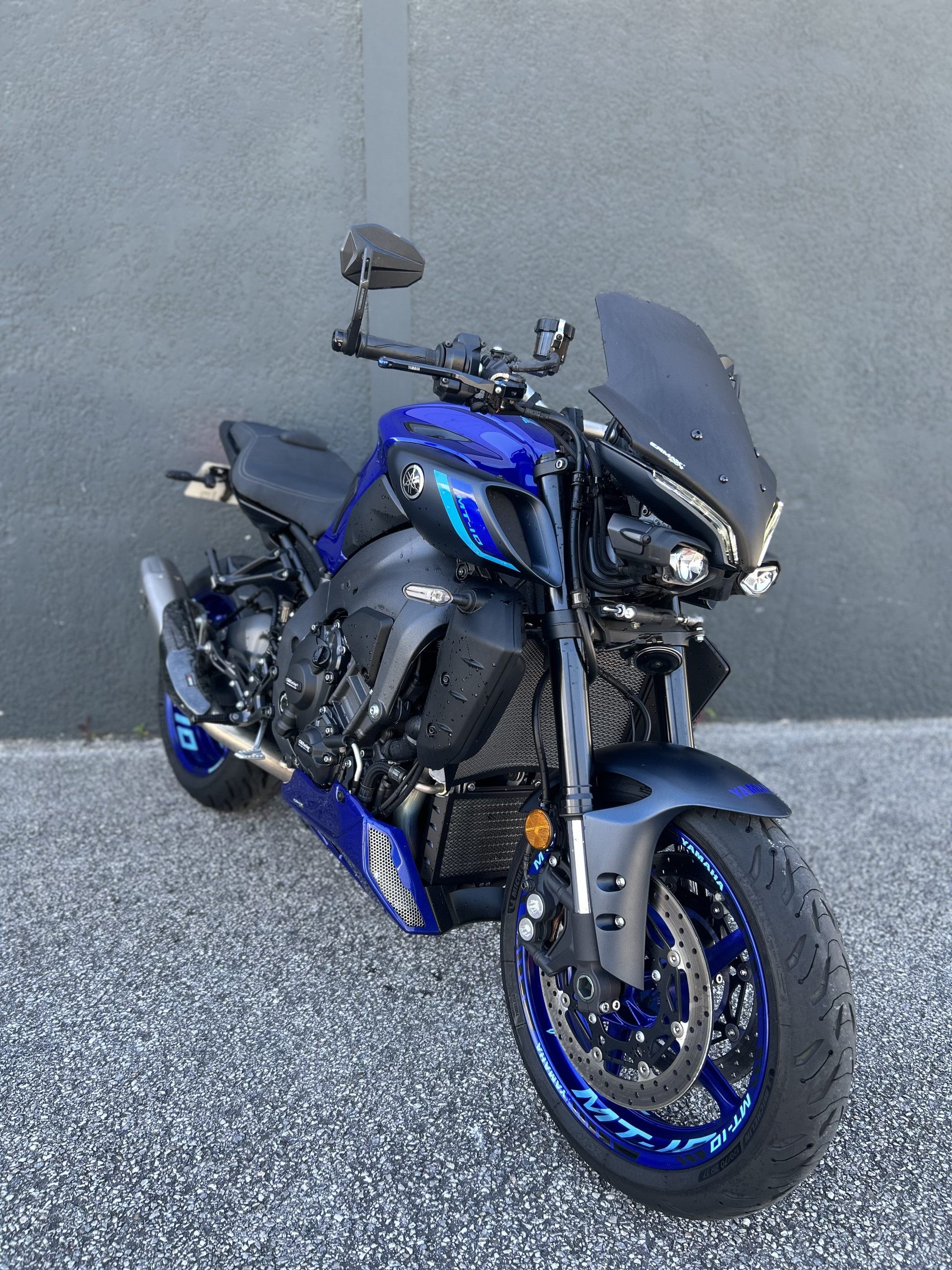 YAMAHA MT-10