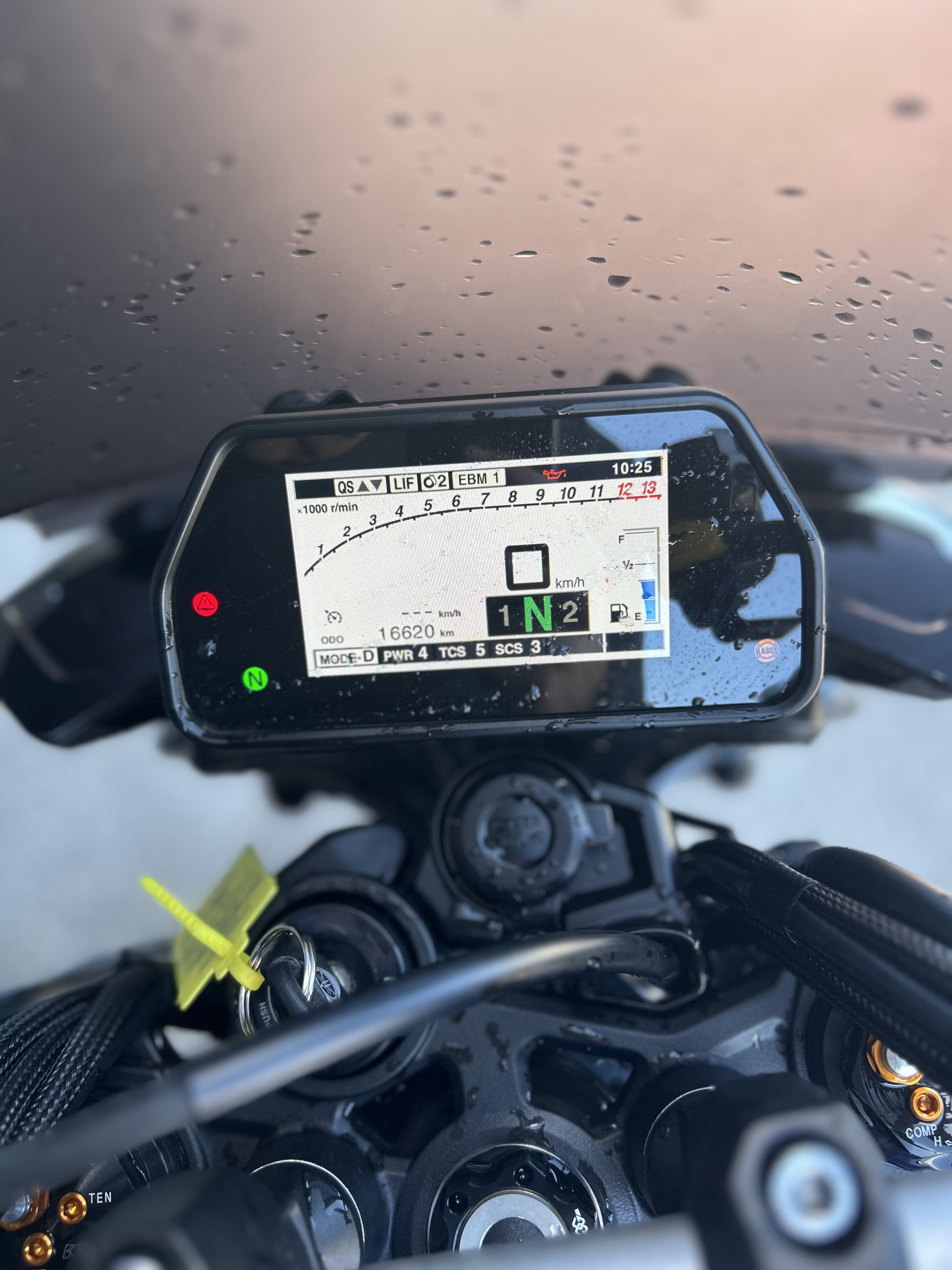 YAMAHA MT-10