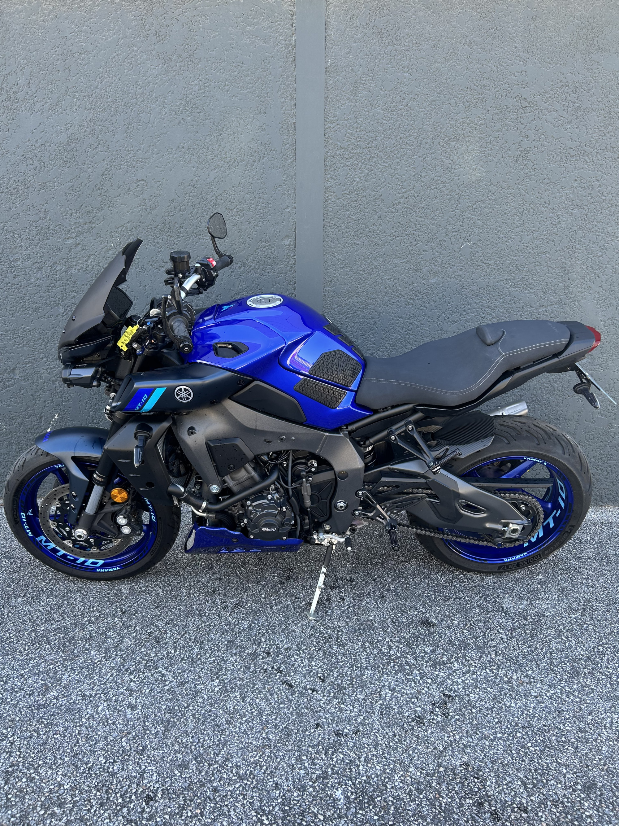 YAMAHA MT-10