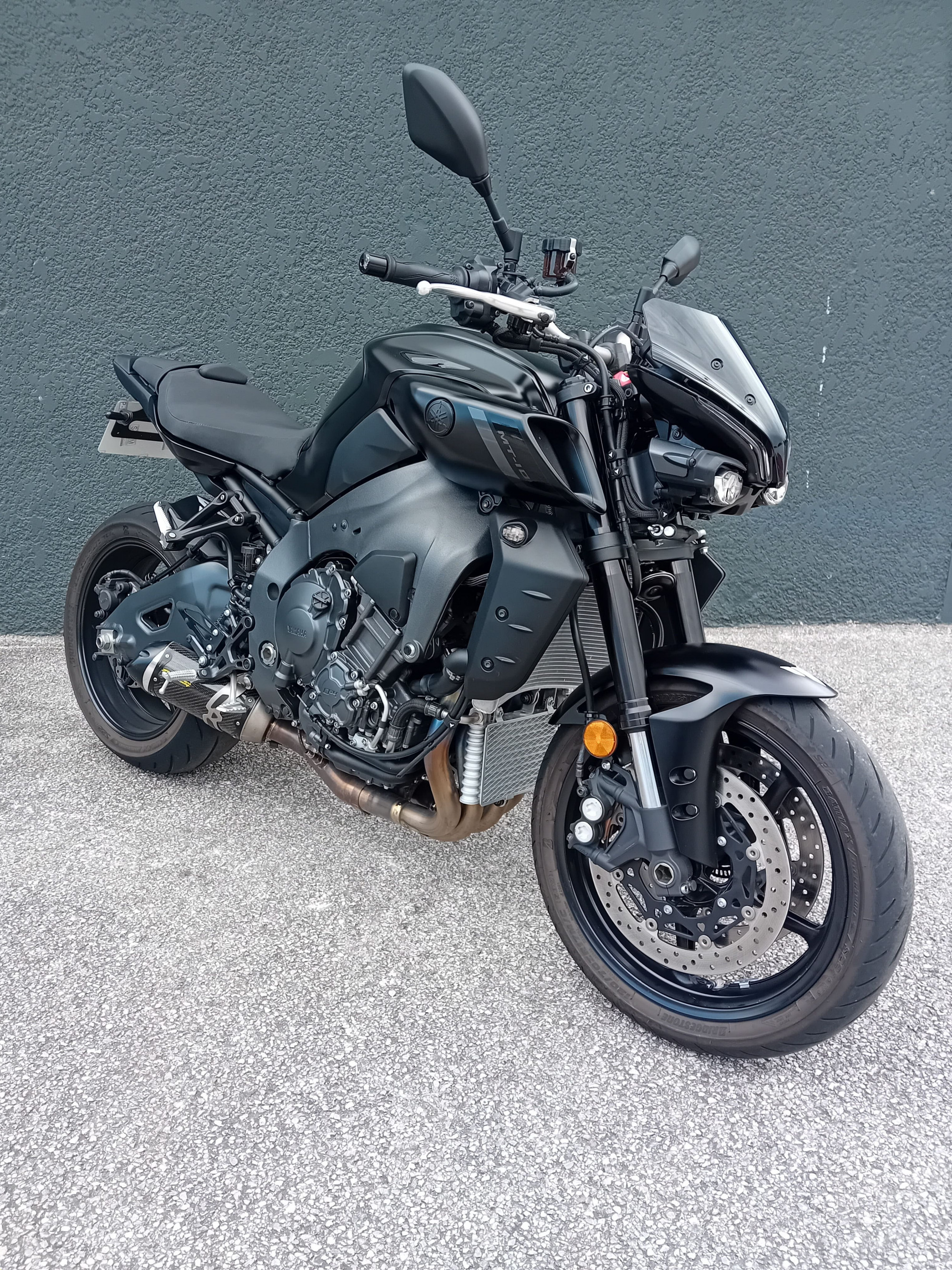YAMAHA MT-10