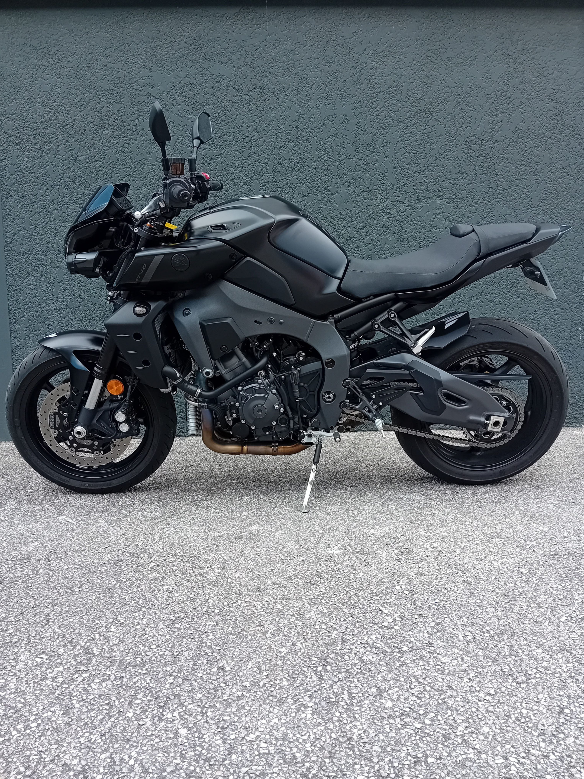 YAMAHA MT-10